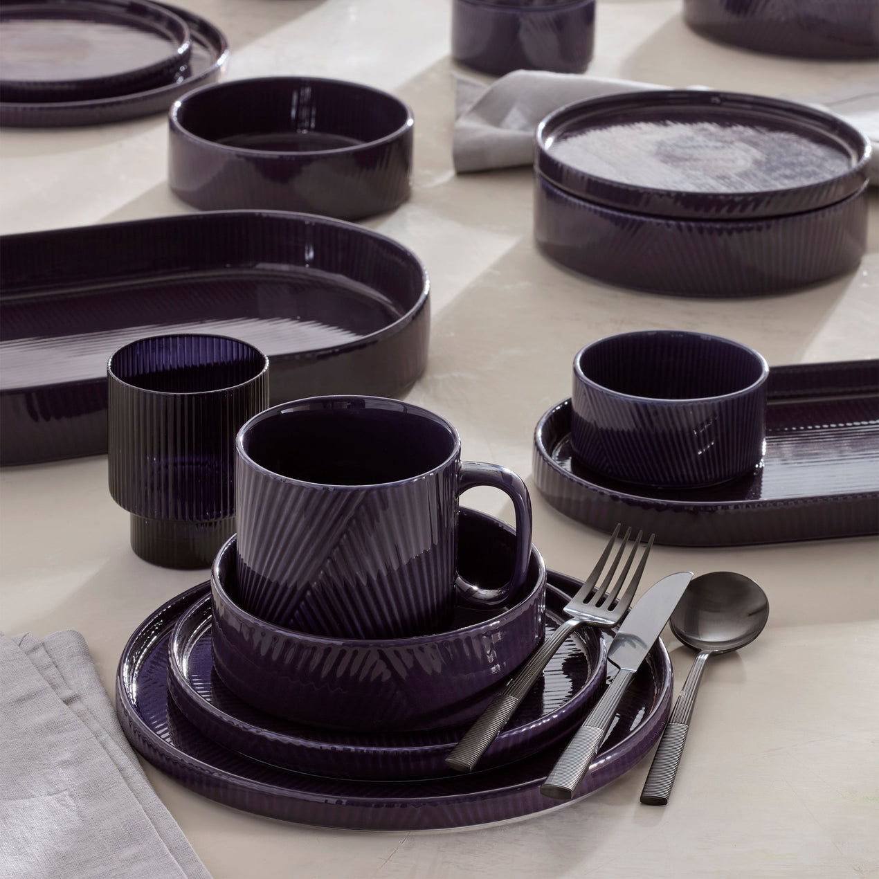 Modulus Satin Black 20-Piece Flatware Set