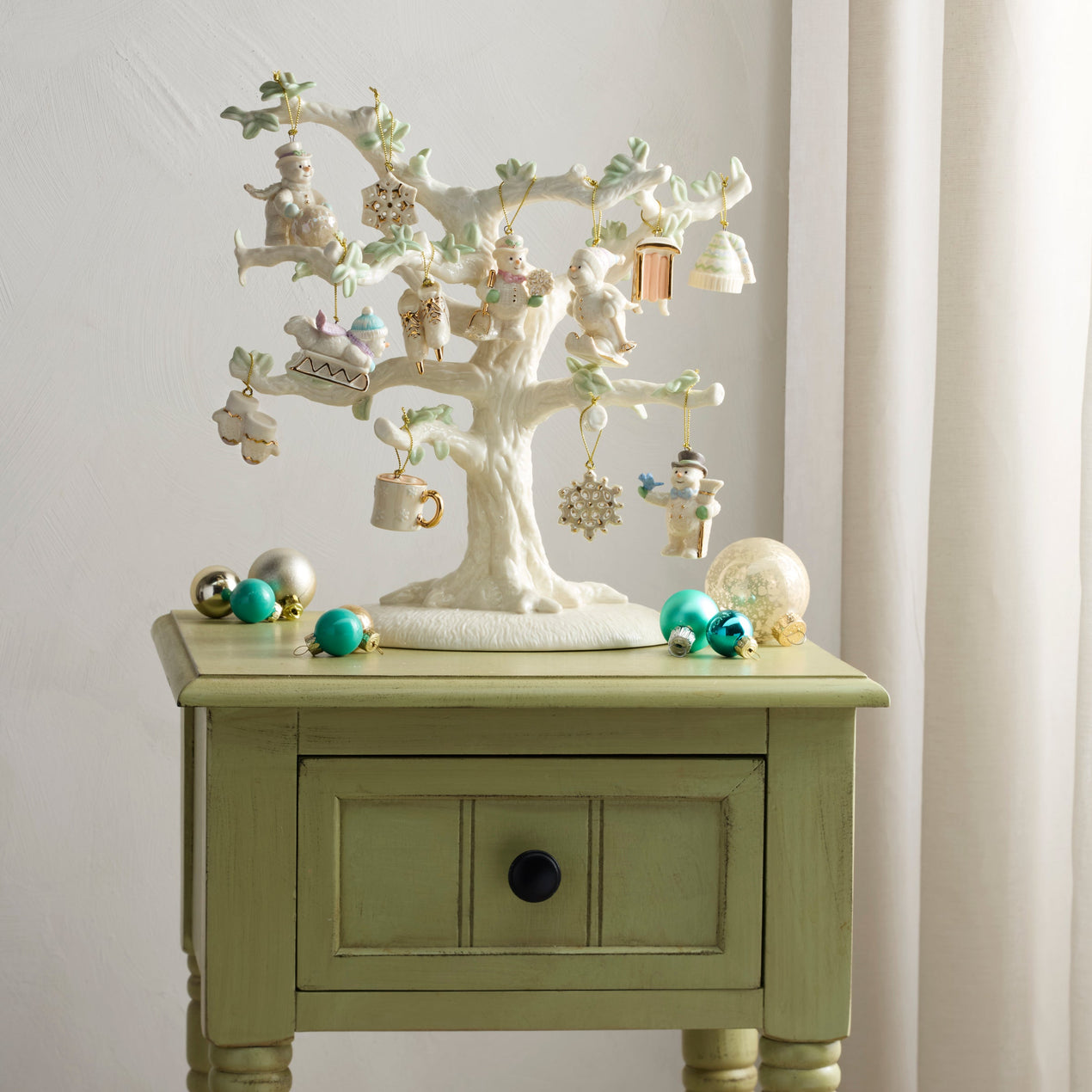 Snow Pals 12-Piece Ornament Set