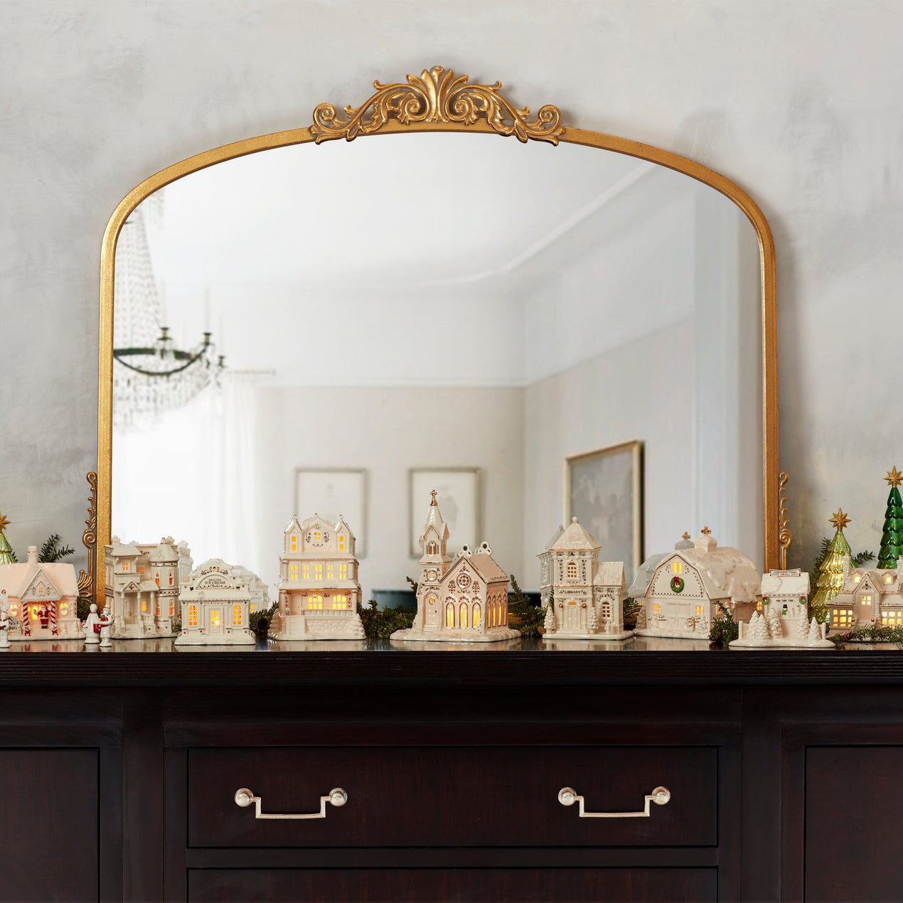 Mistletoe Park Lit Cottage & Caroler Figurine Set