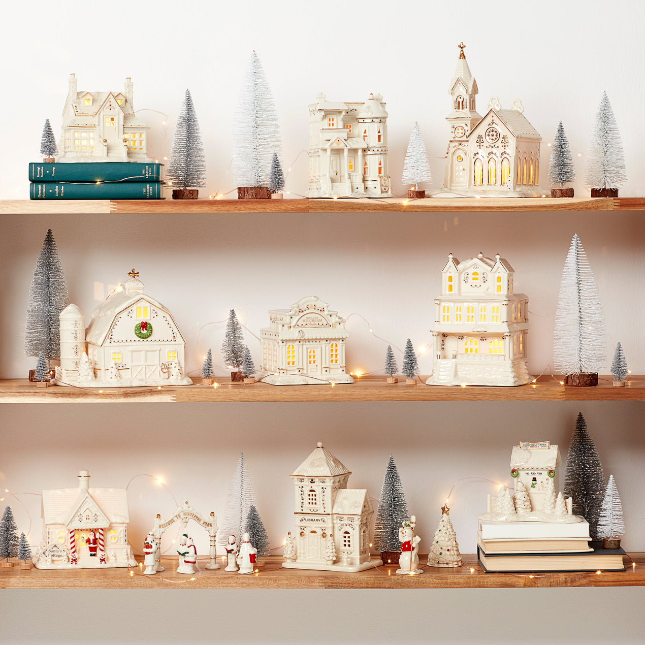 Mistletoe Park Lit Cottage & Caroler Figurine Set