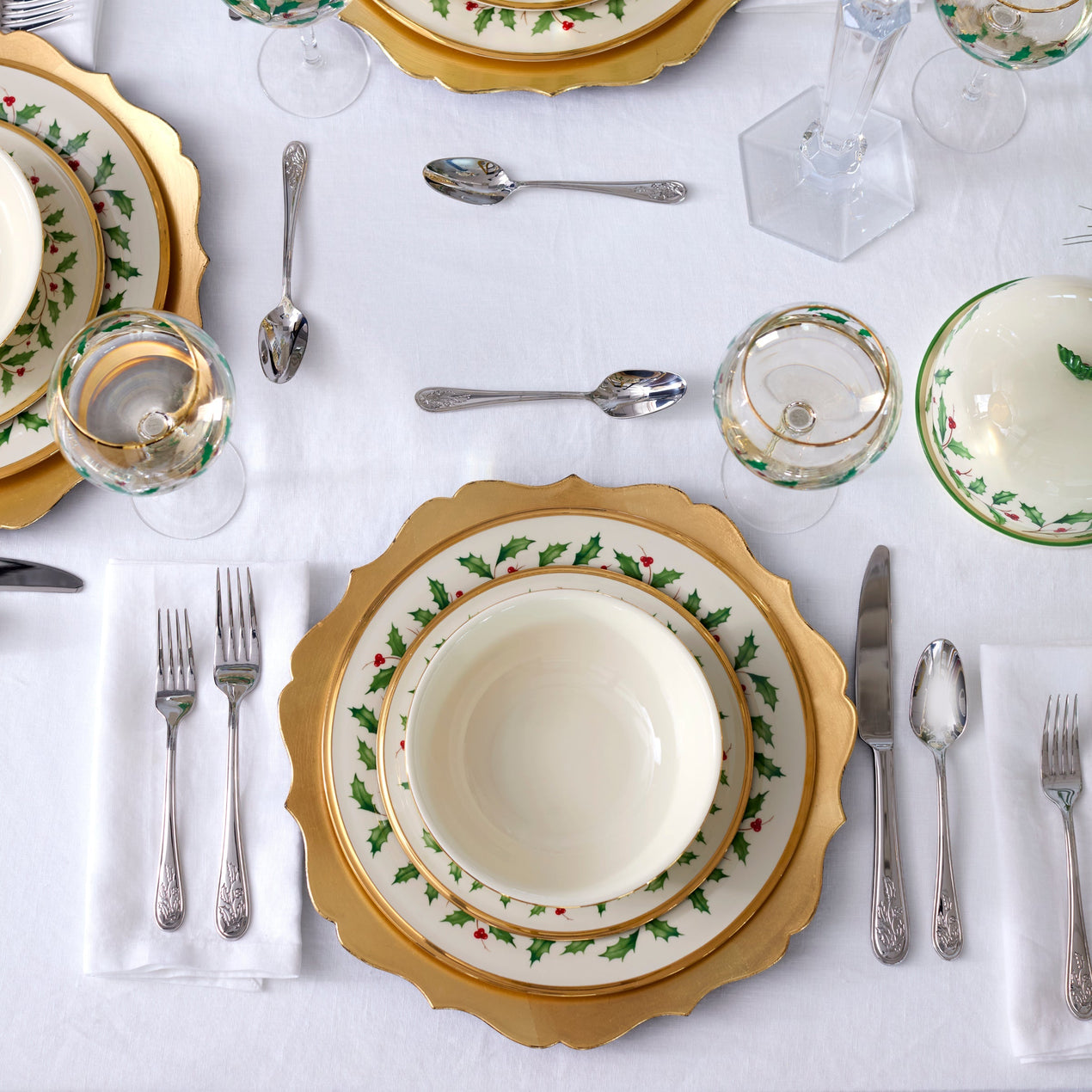 Holiday 12-Piece Plate & Bowl Set
