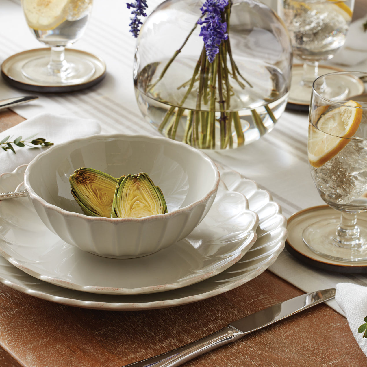 French Perle Scallop White 24-Piece Dinnerware Set