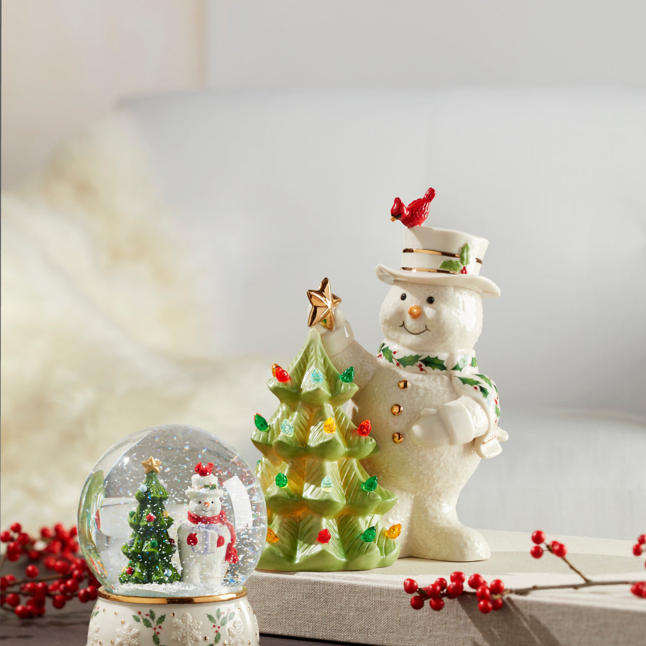 Happy Holly Days Snow Globe