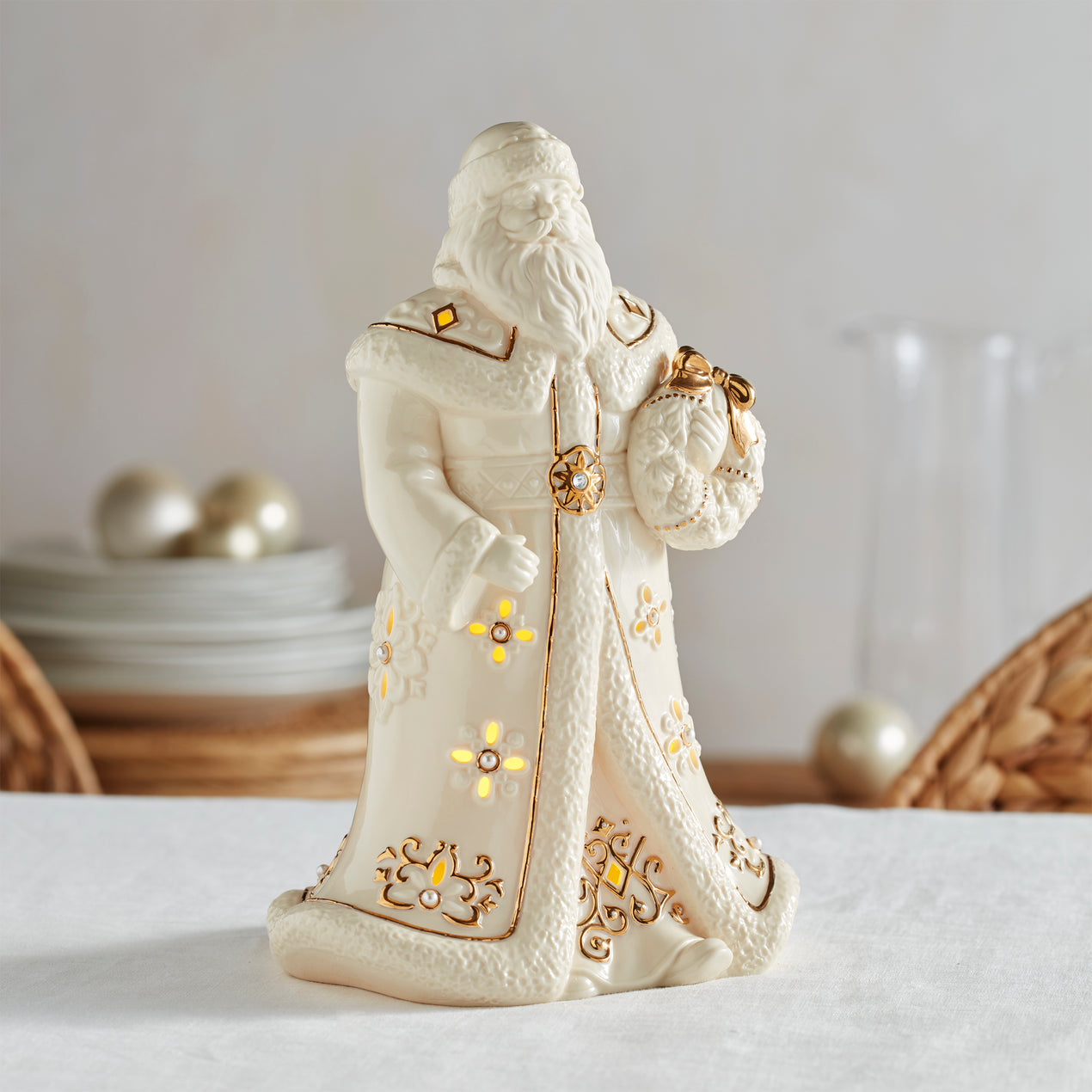 Florentine & Pearl Lit Santa Figurine