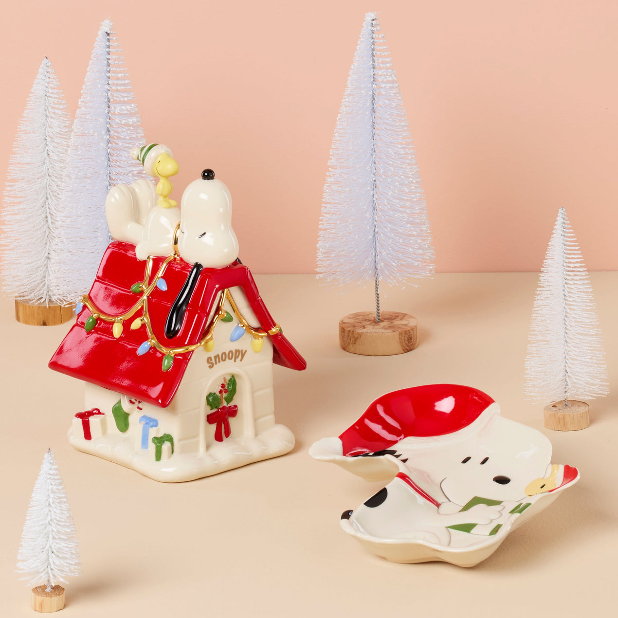 Snoopy Christmas Covered Candy Dish