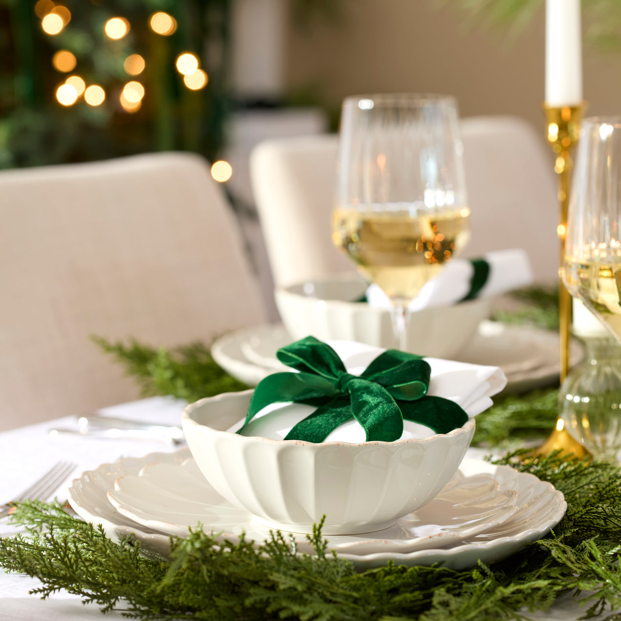 French Perle Scallop 4-Piece Place Setting