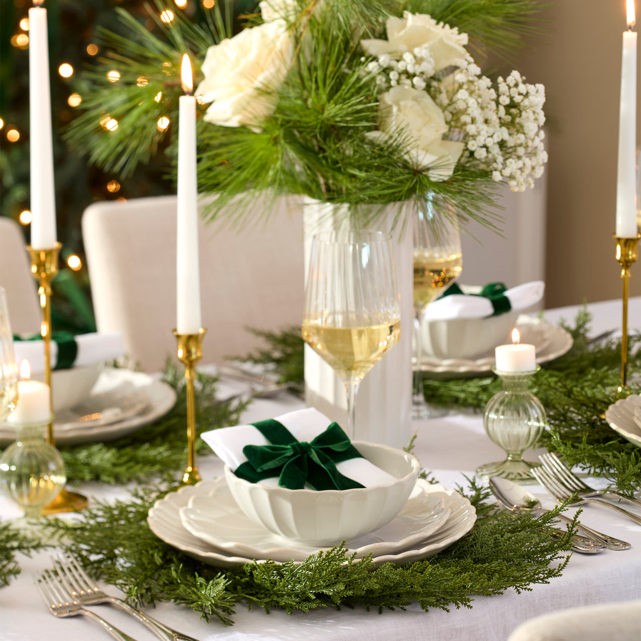 French Perle Scallop 4-Piece Dinner Plate Set