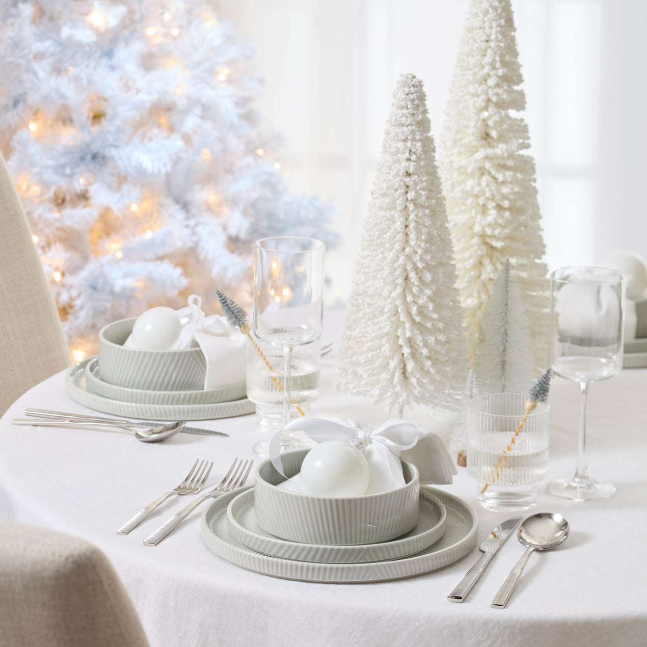 Modulus 16-Piece Dinnerware Set, Vapor