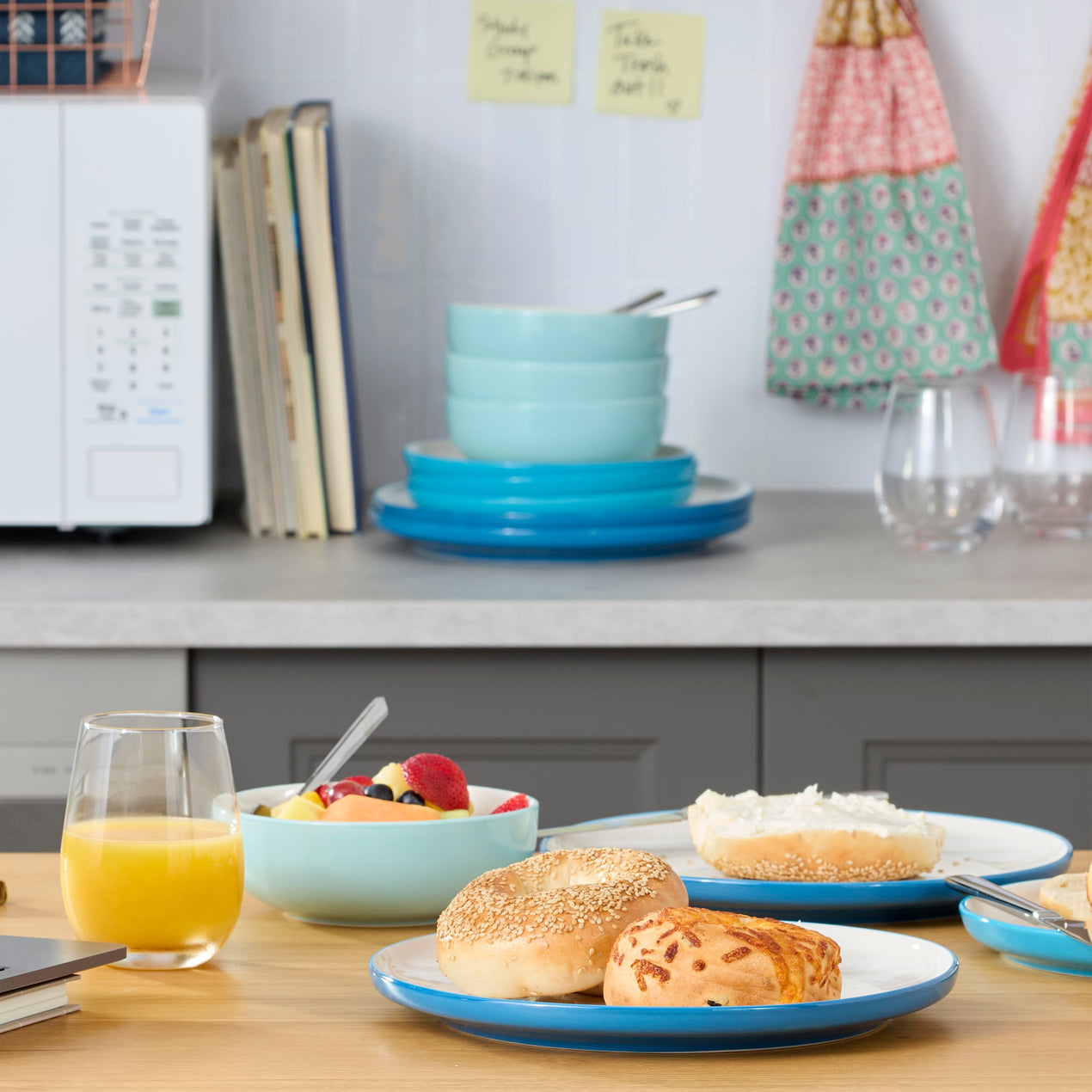 24/7 Colors 12-Piece Dinnerware Set, Turquoise