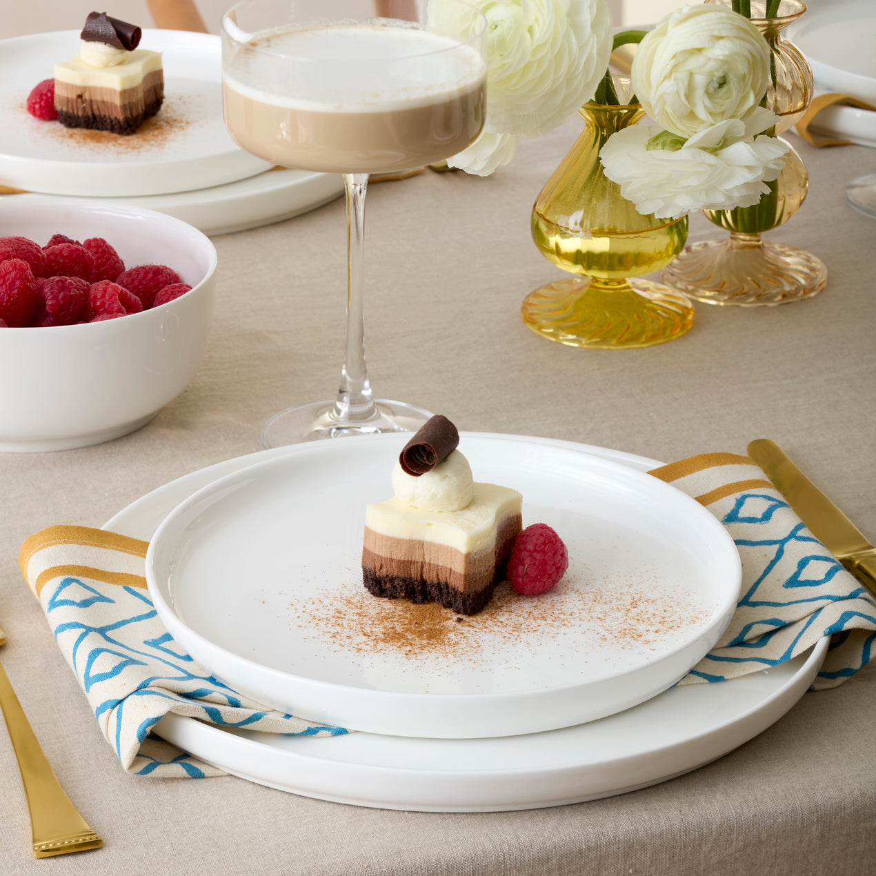 Modern Coupe 18-Piece Dinnerware Set