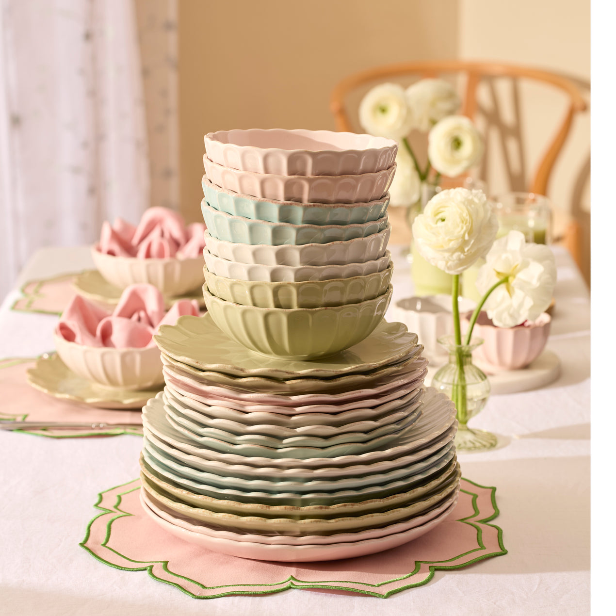 French Perle Scallop Green 24-Piece Dinnerware Set