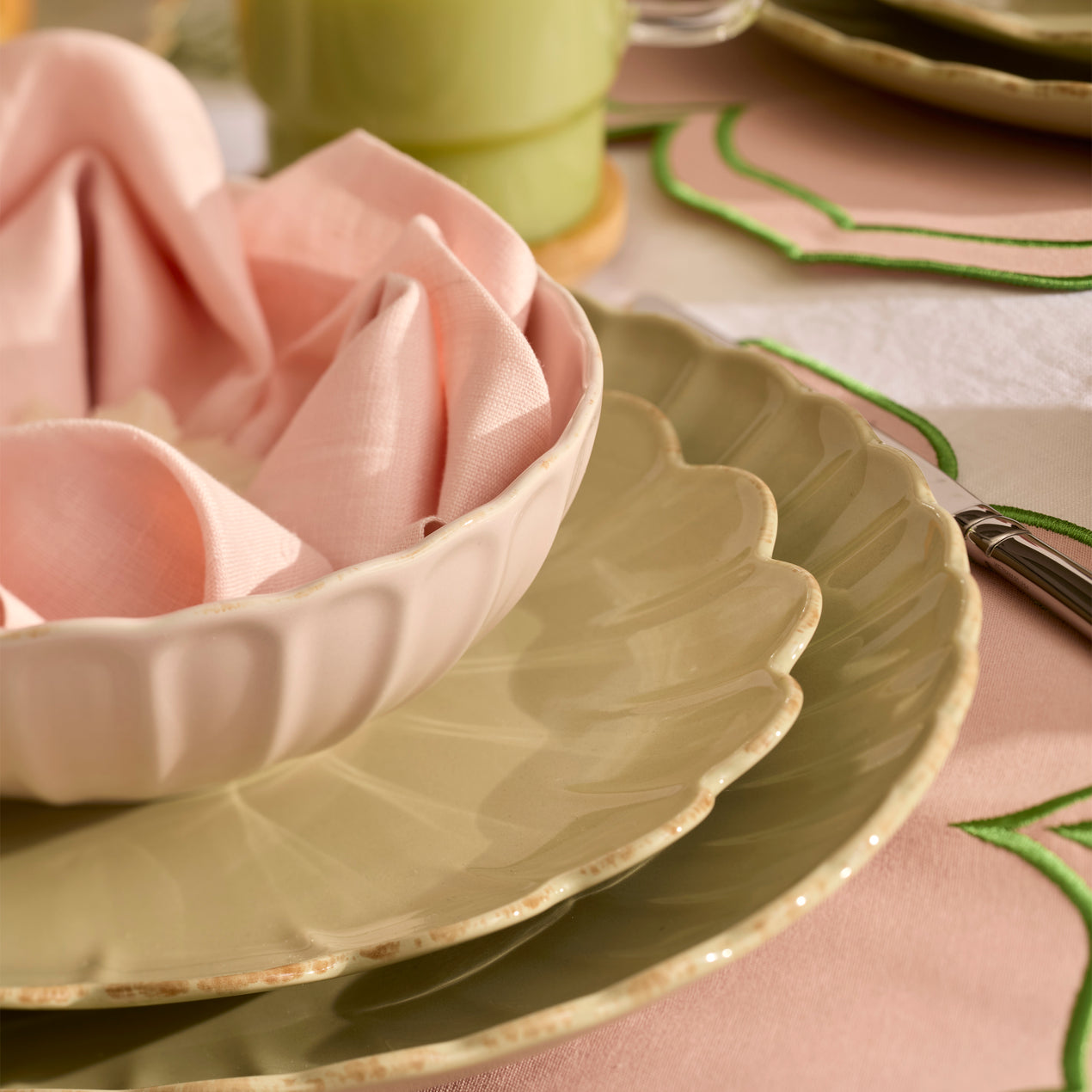 French Perle Scallop Green 24-Piece Dinnerware Set