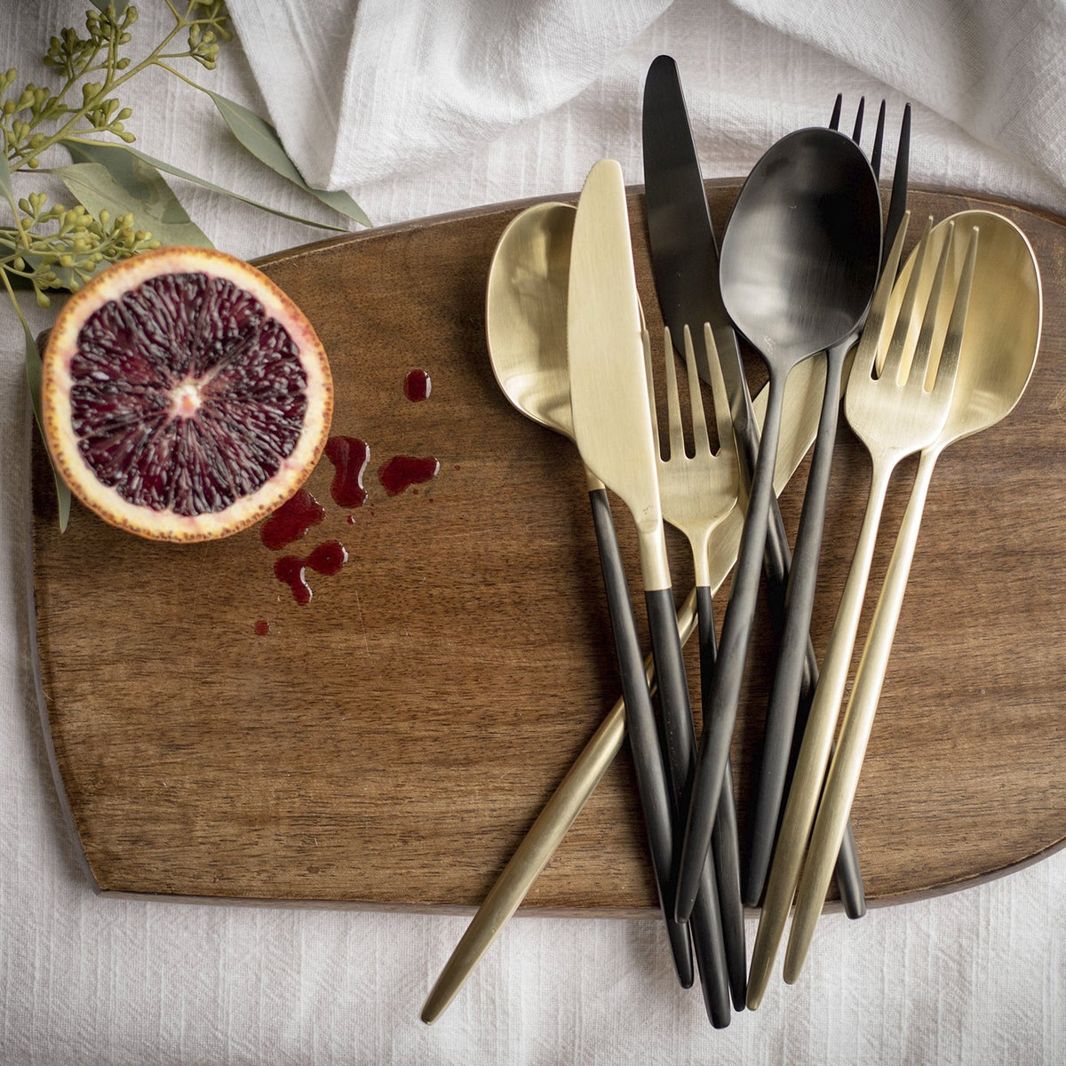 Gaze Black Satin 20 Piece Flatware Set – Lenox Corporation