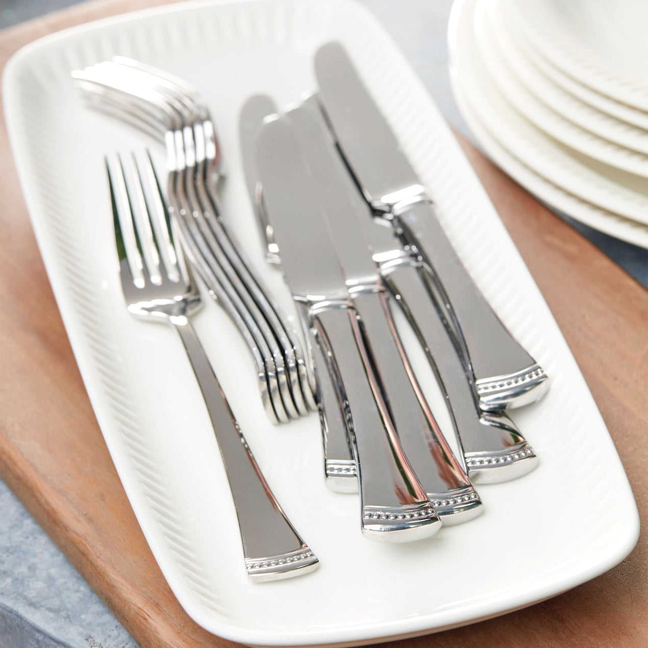Portola 65 Piece Flatware Set