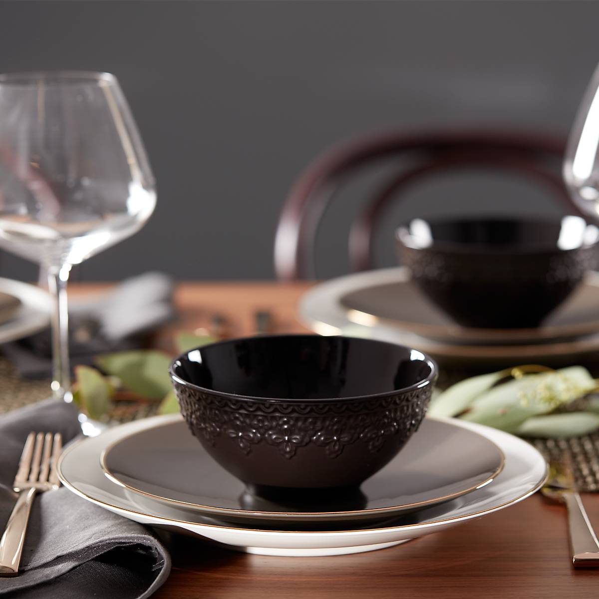 Chelse Muse Fleur Matte Black 4-Piece All-Purpose Bowl Set