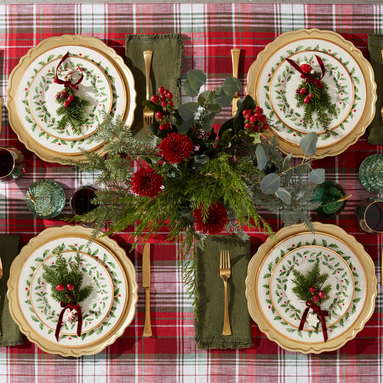 Holiday 12-Piece Plate & Bowl Set