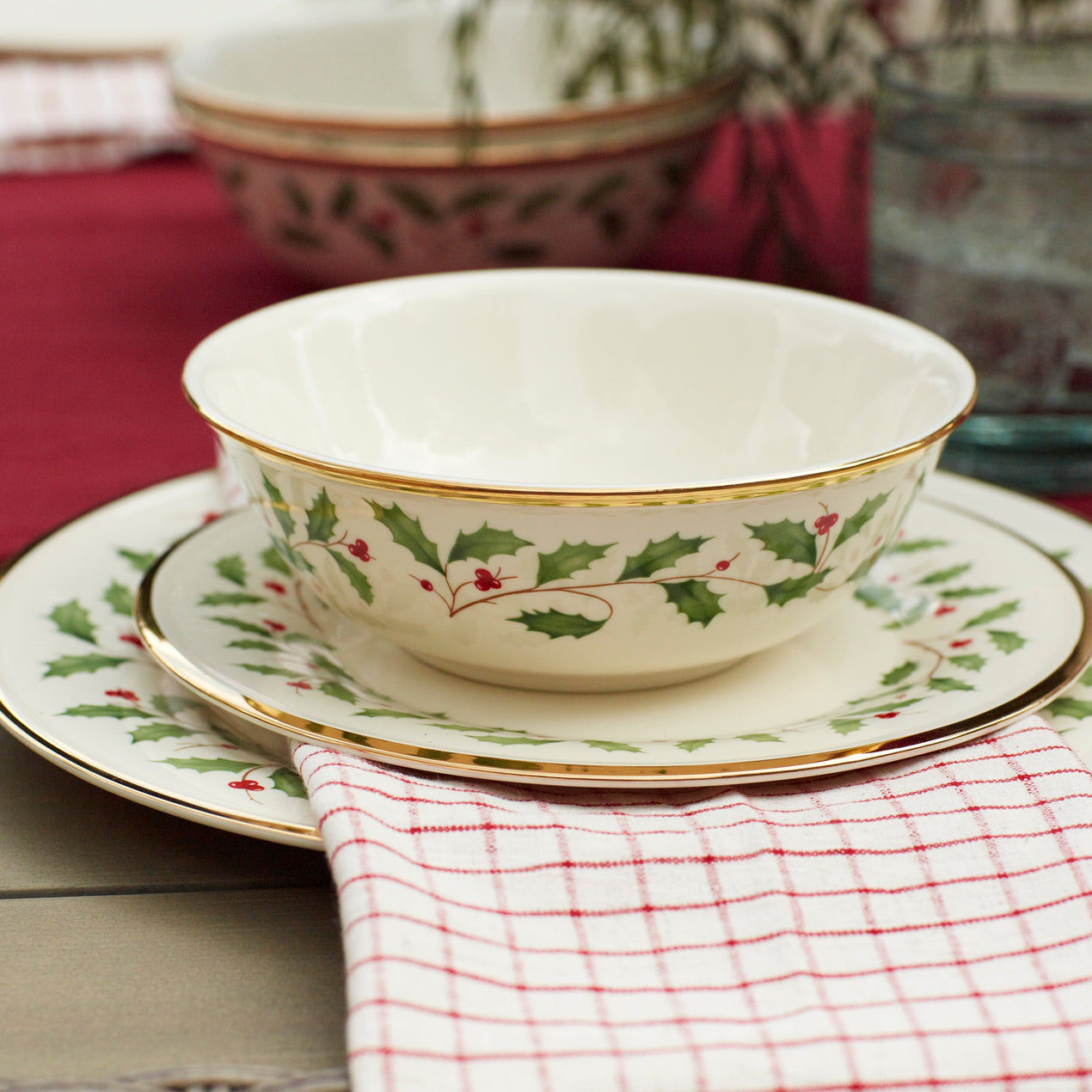 Holiday 12-Piece Plate & Bowl Set