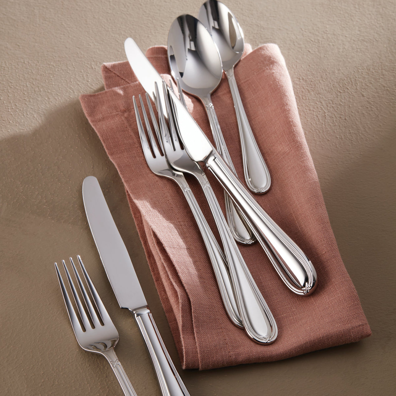 Ashbridge 80 Piece Flatware Set