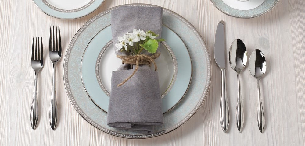 Dining Etiquette 101: Mastering Table Manners with Finesse