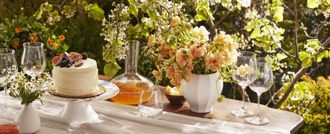 Elevate Your Summer Gatherings with These Outdoor Dining Ideas