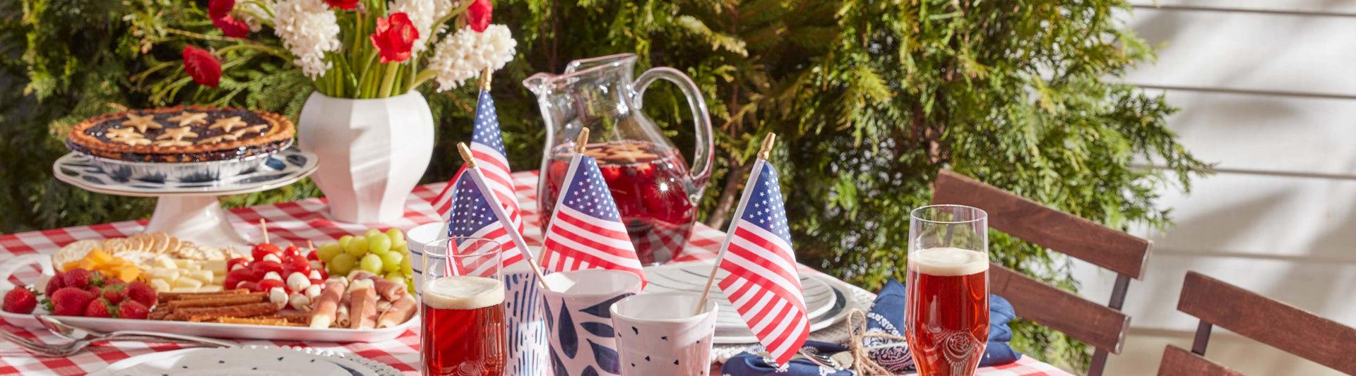 red white & blue tablescape 