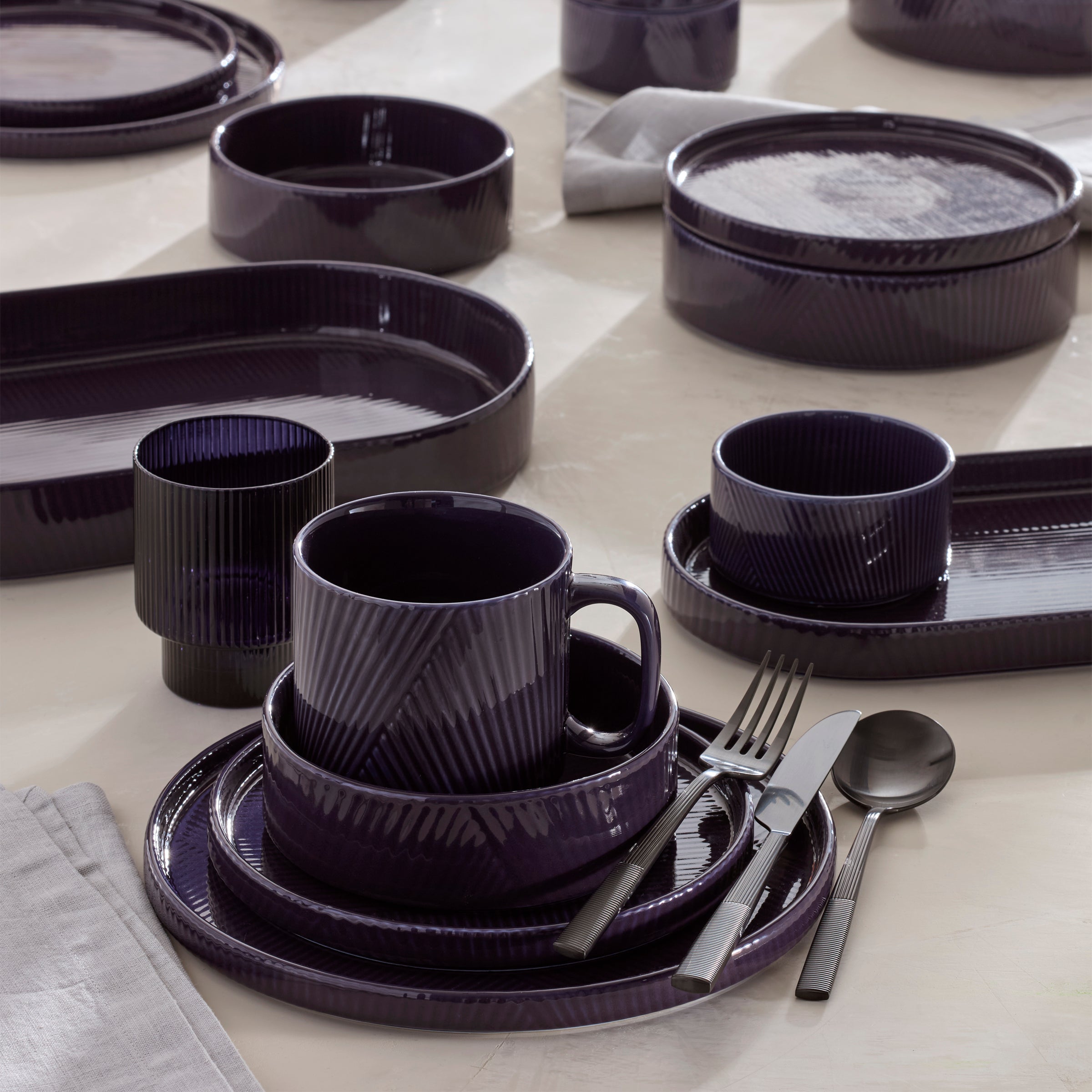 Modulus Black Satin 20-Piece Flatware Set – Lenox Corporation