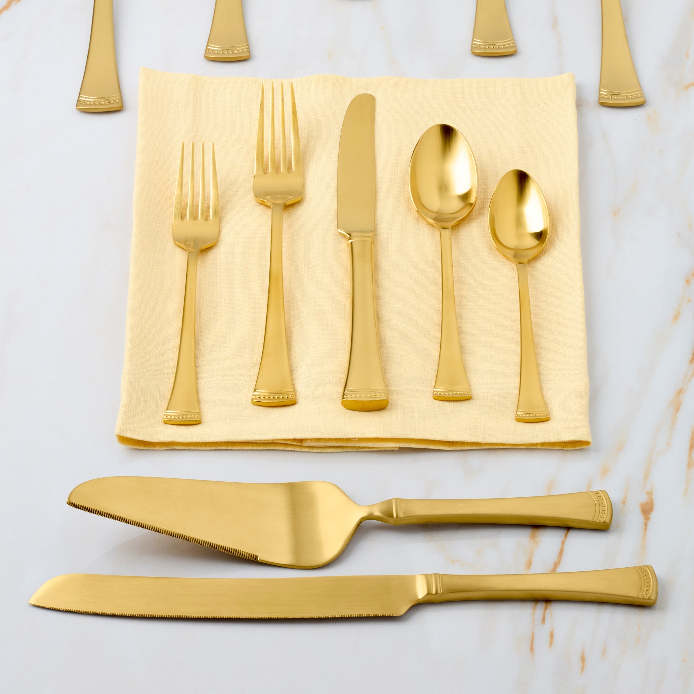 Portola Gold Satin 2-Piece Dessert Set – Lenox Corporation