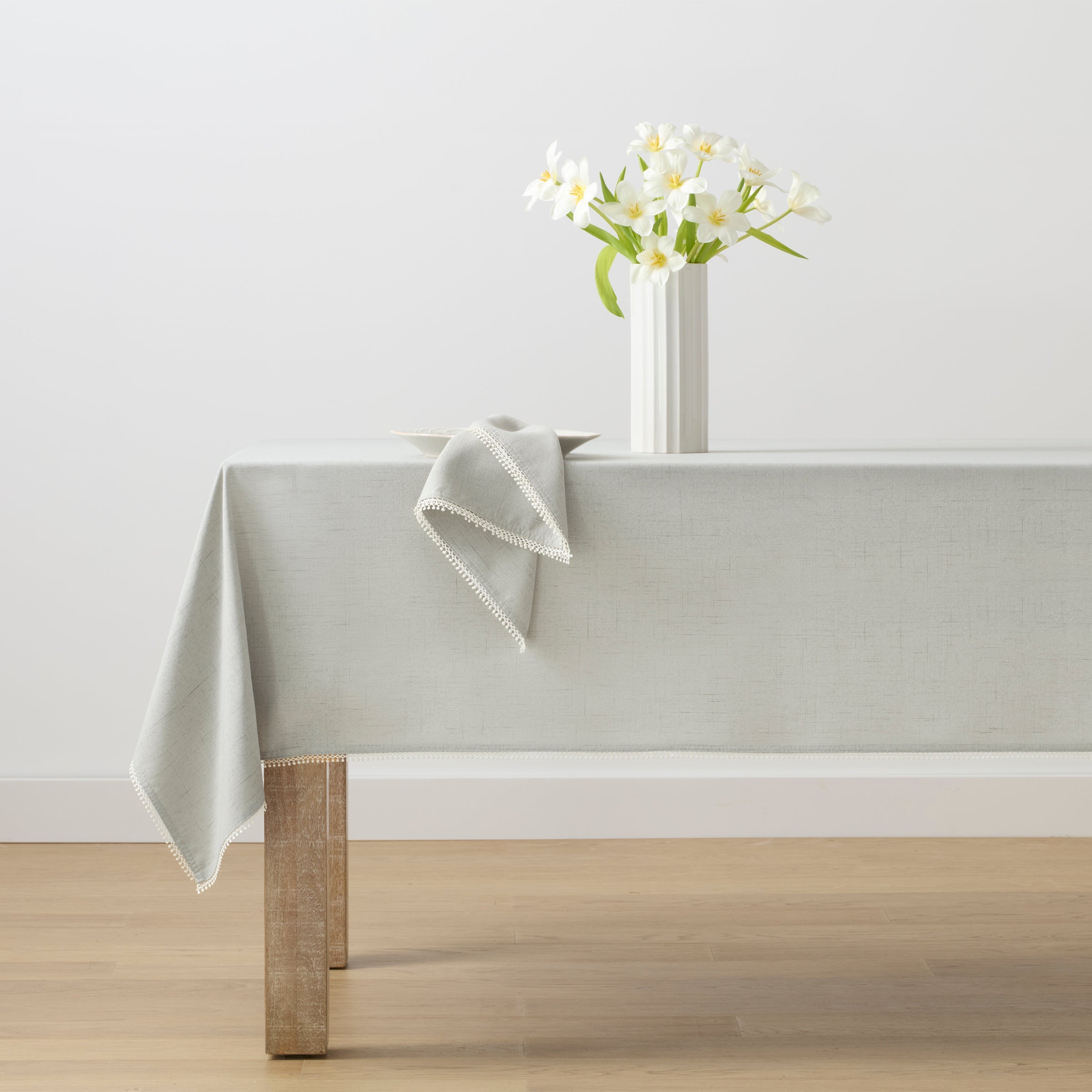 French Perle Dove Grey 60x84 Tablecloth – Lenox Corporation