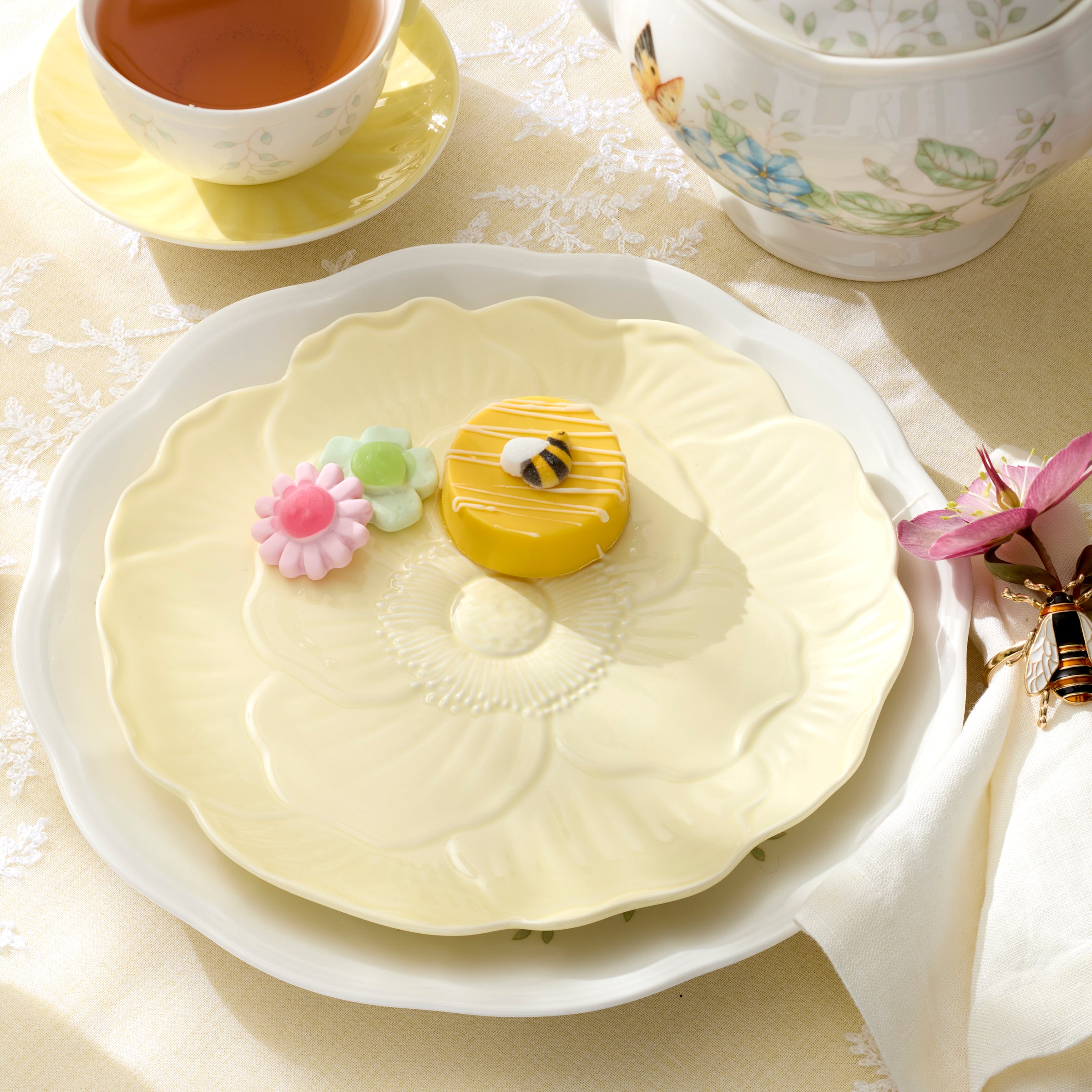 Butterfly Meadow Floral Yellow Accent Plates, Set of 4 – Lenox