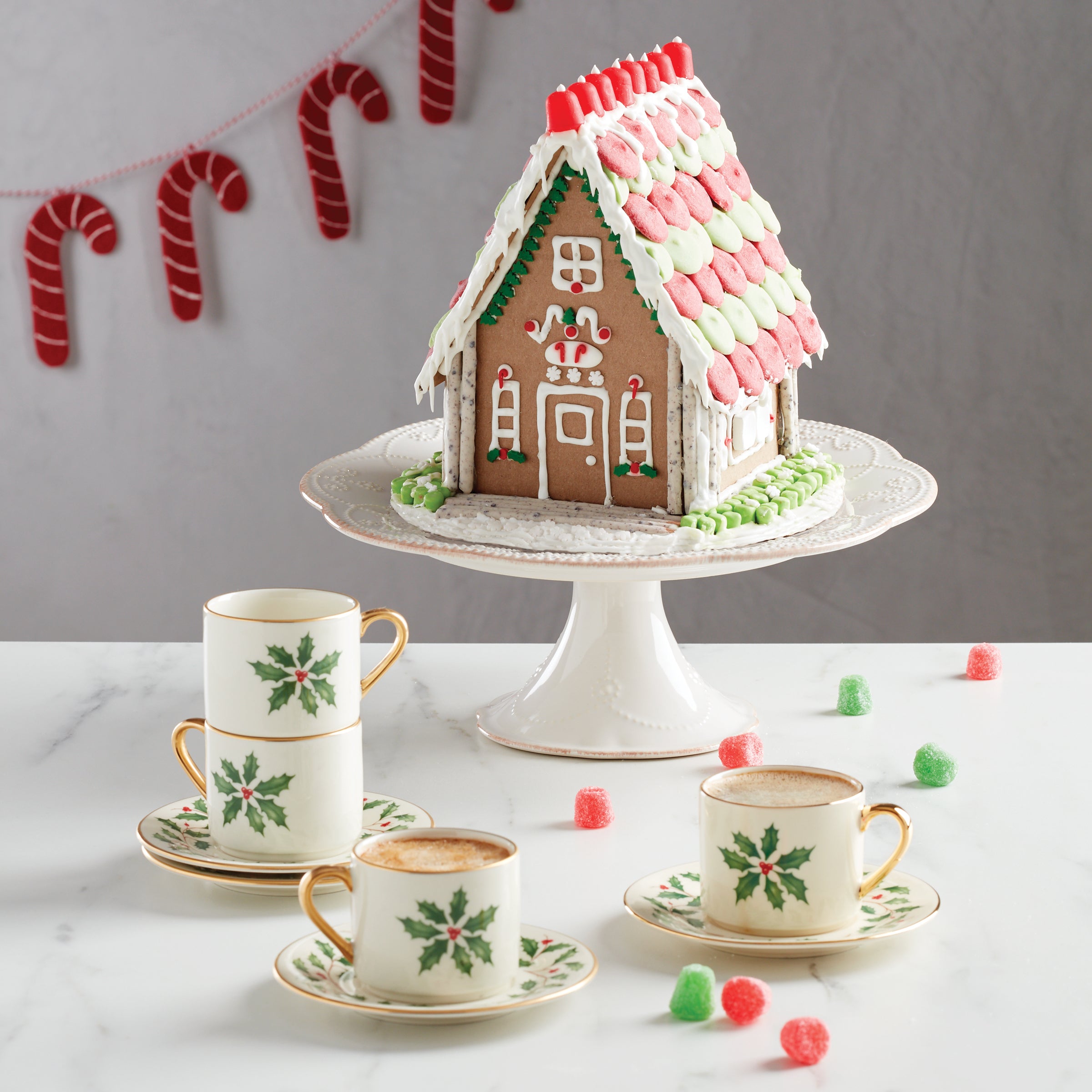 ロッソ@土日祝発送休み　レンズ3本 Holiday Espresso Cup & Saucer, Set of 4 – Lenox Corporation