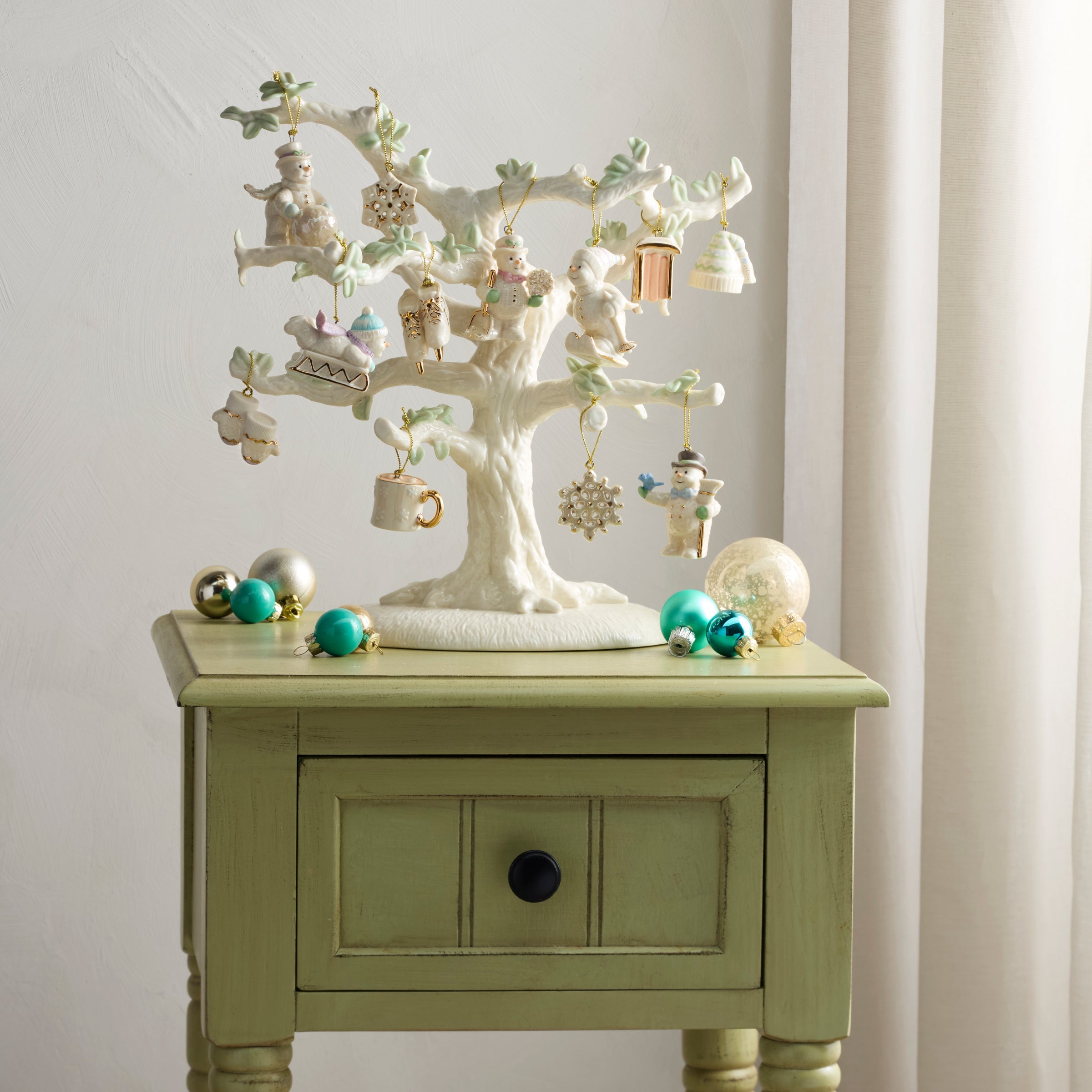 Snow Pals 12-Piece Mini Ornament Set – Lenox Corporation
