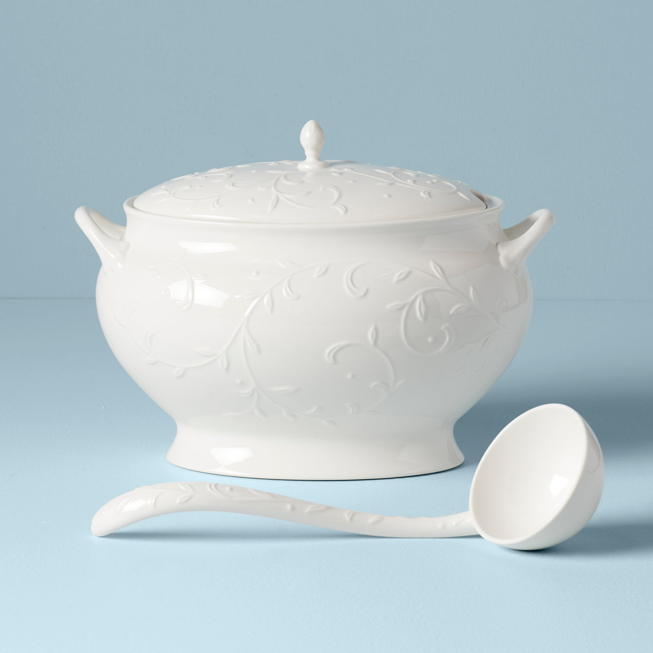 Opal Innocence Carved 3-piece Soup Tureen Set