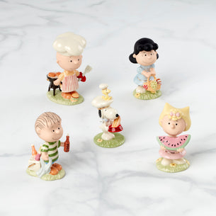 Porcelain &<BR>Ceramic Figurines