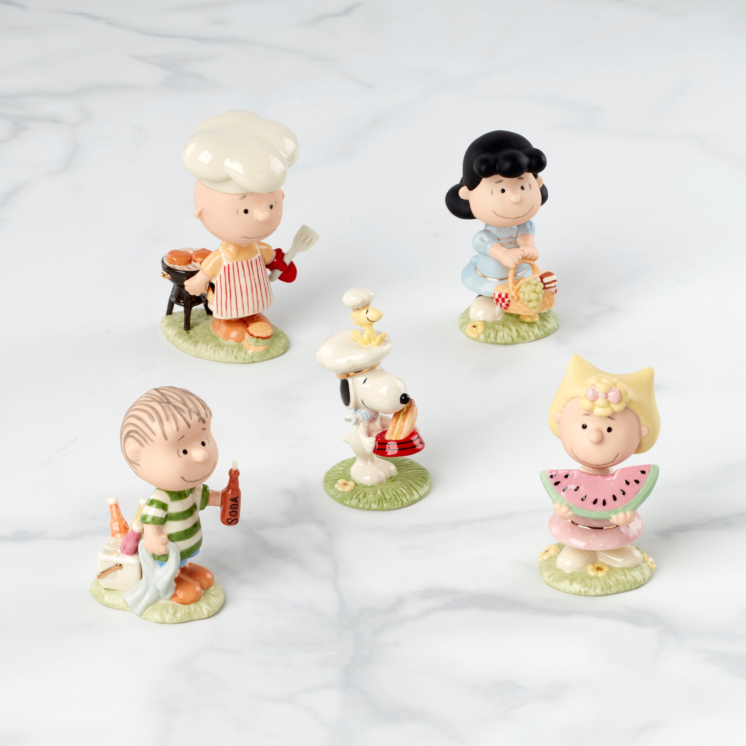 レノックス ピーナッツバーベキュー置物5個セット
開封品未使用  陶磁器 Peanuts Barbecue 5-Piece Figurine Set – Lenox Corporation