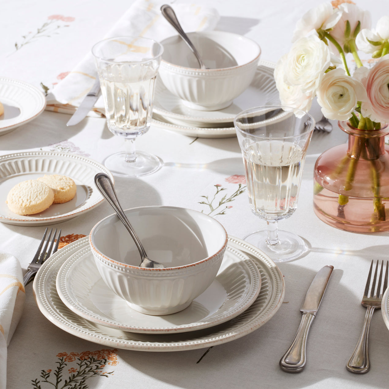 French Perle Groove 24-Piece Dinnerware Set