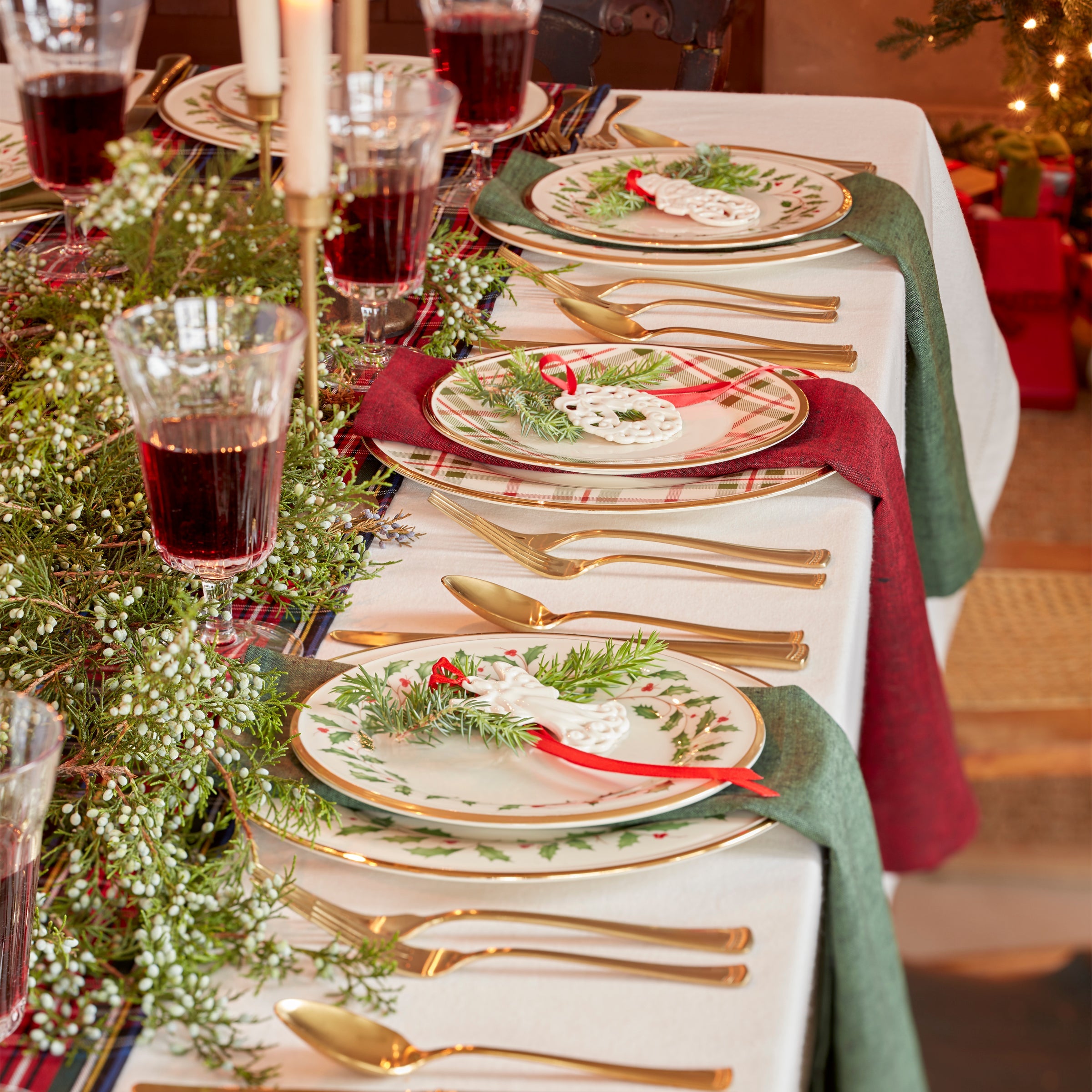 Holiday 5-Piece Place Setting – Lenox Corporation