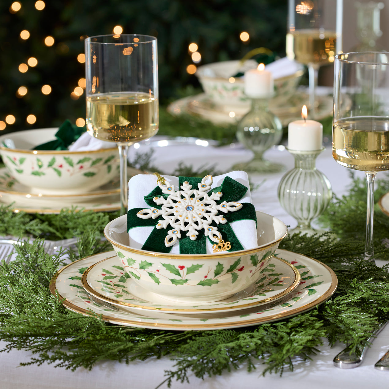 Holiday 12-Piece Plate & Bowl Set