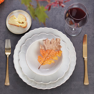 French Perle Scallop White 18-Piece Dinnerware Set