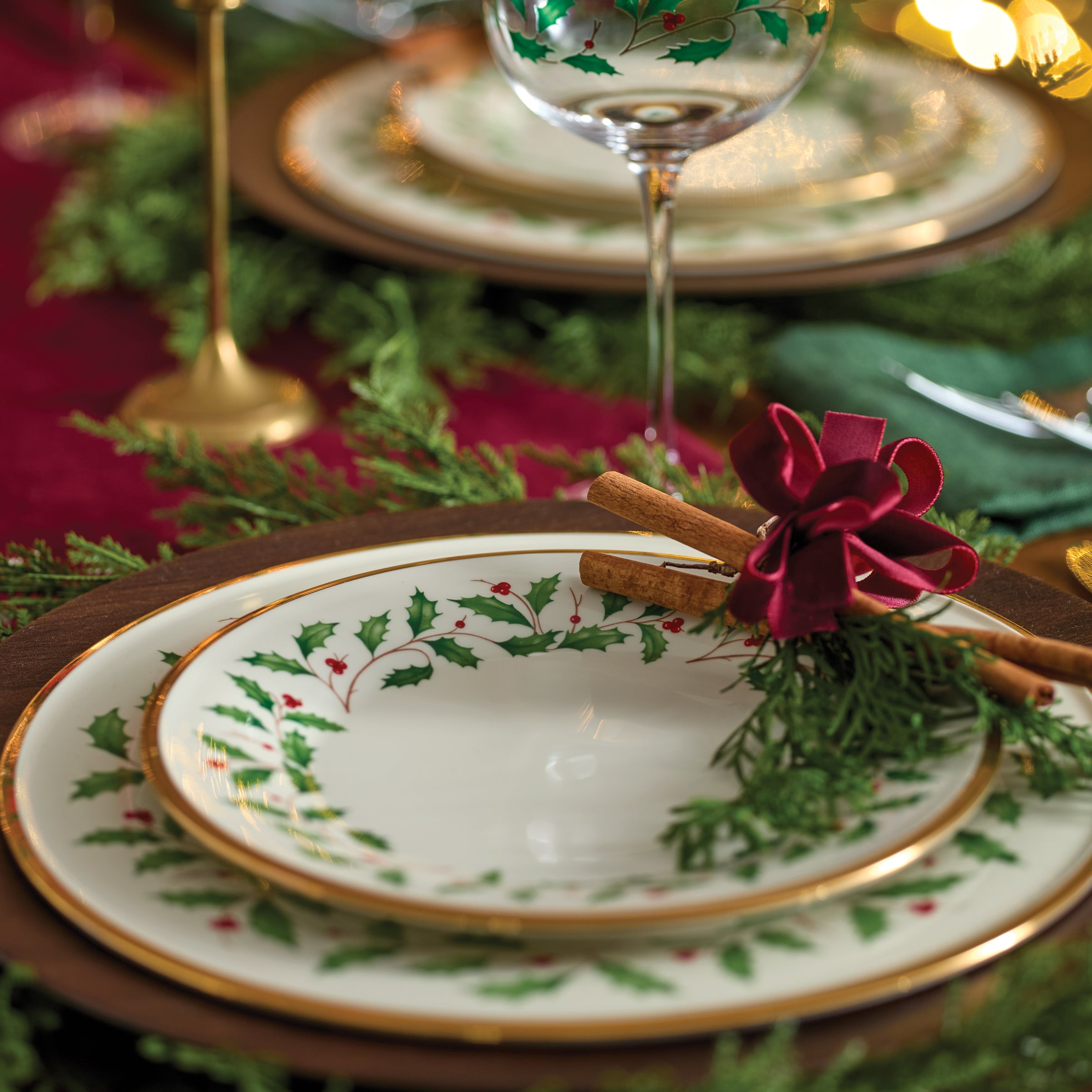 Holiday 18-Piece Dinnerware Set – Lenox Corporation