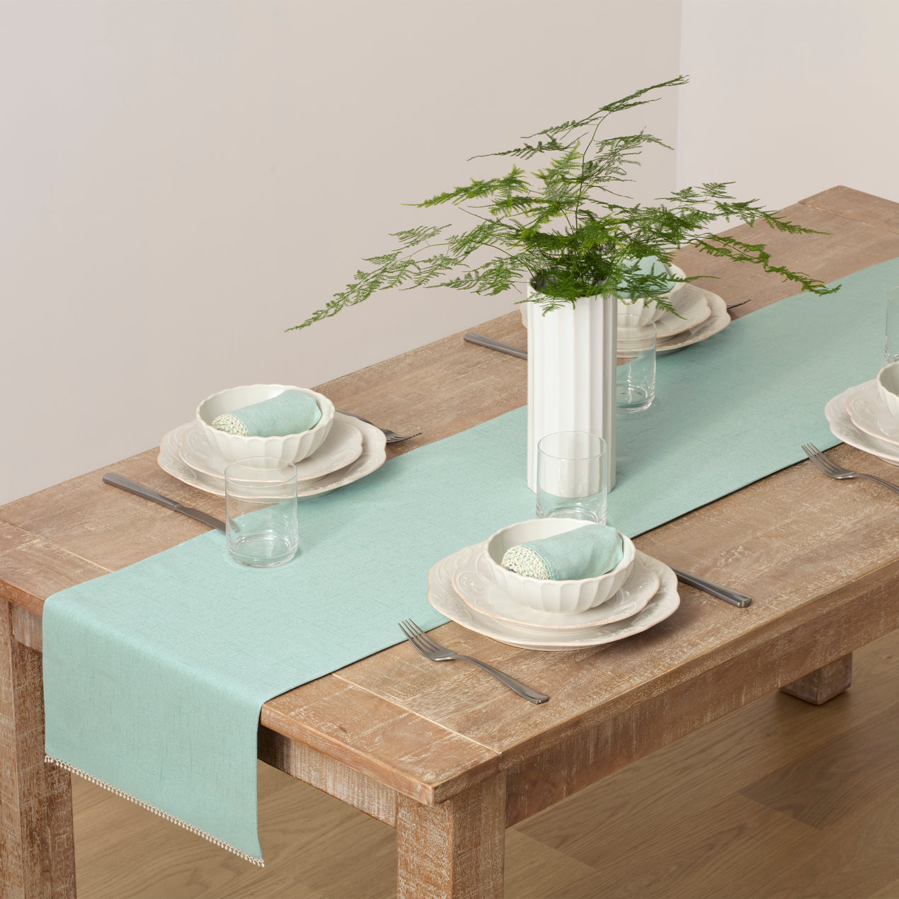 cambridge silversmiths French Perle Ice Blue Runner