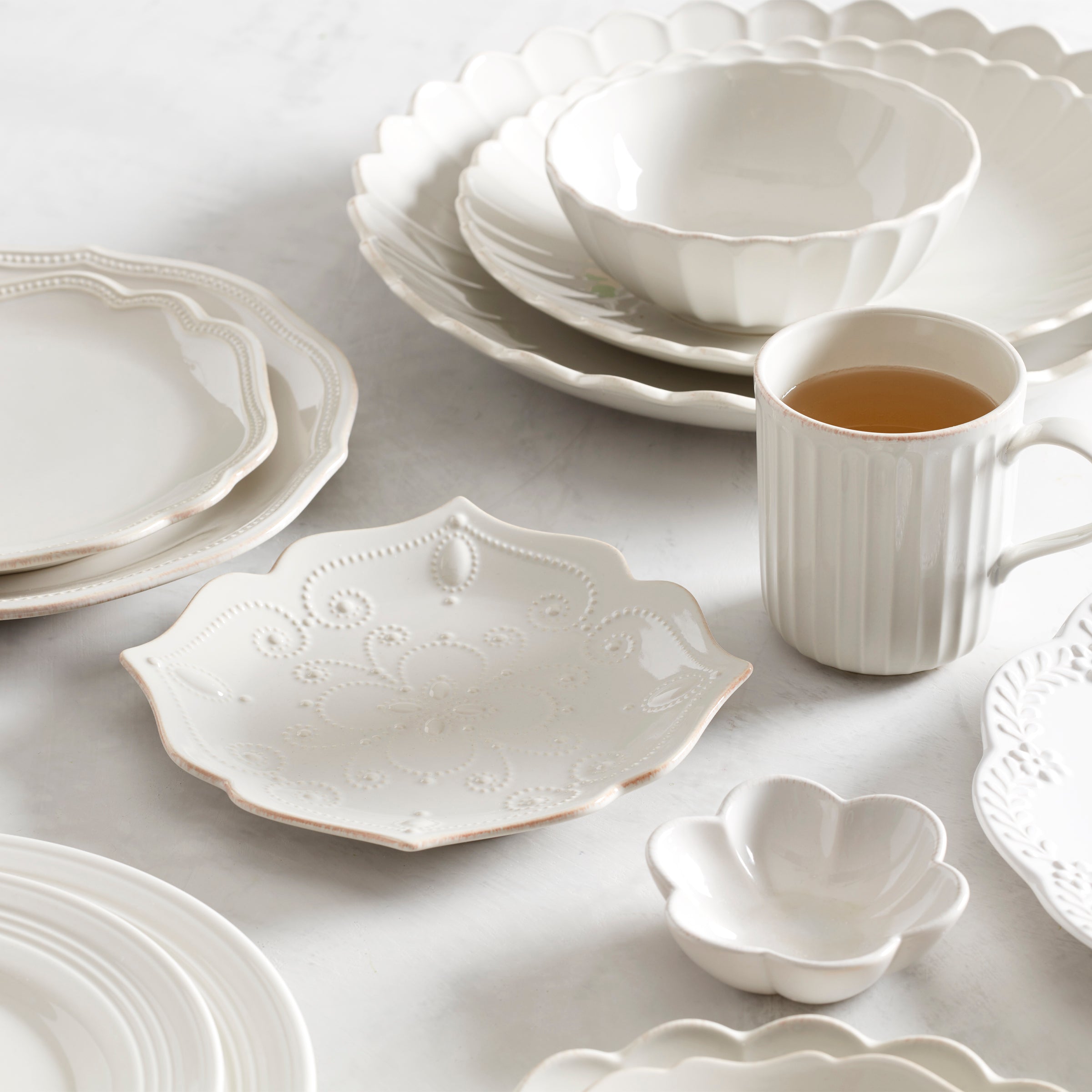 French Perle Scallop White 4-Piece Place Setting – Lenox Corporation