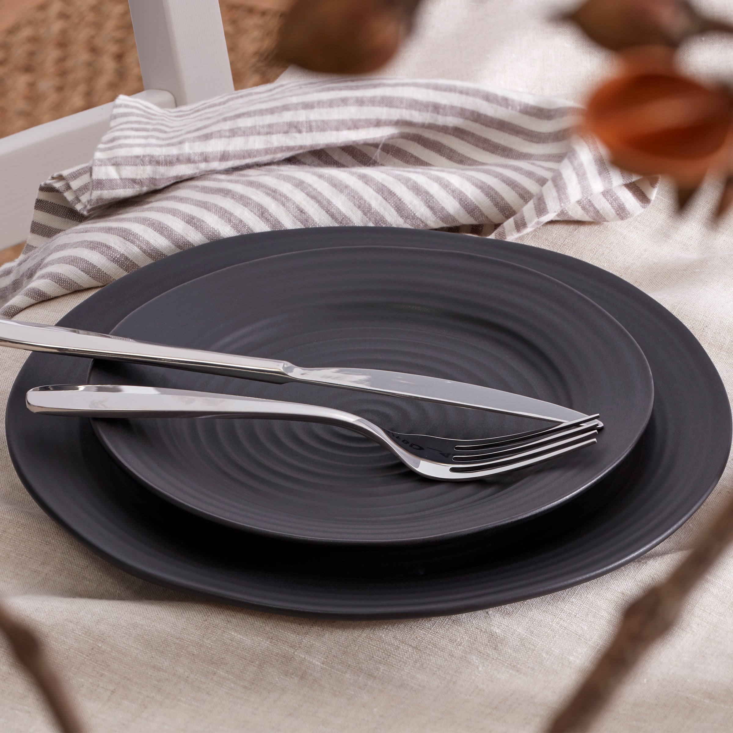 Oakwood 20-Piece Flatware Set – Lenox Corporation