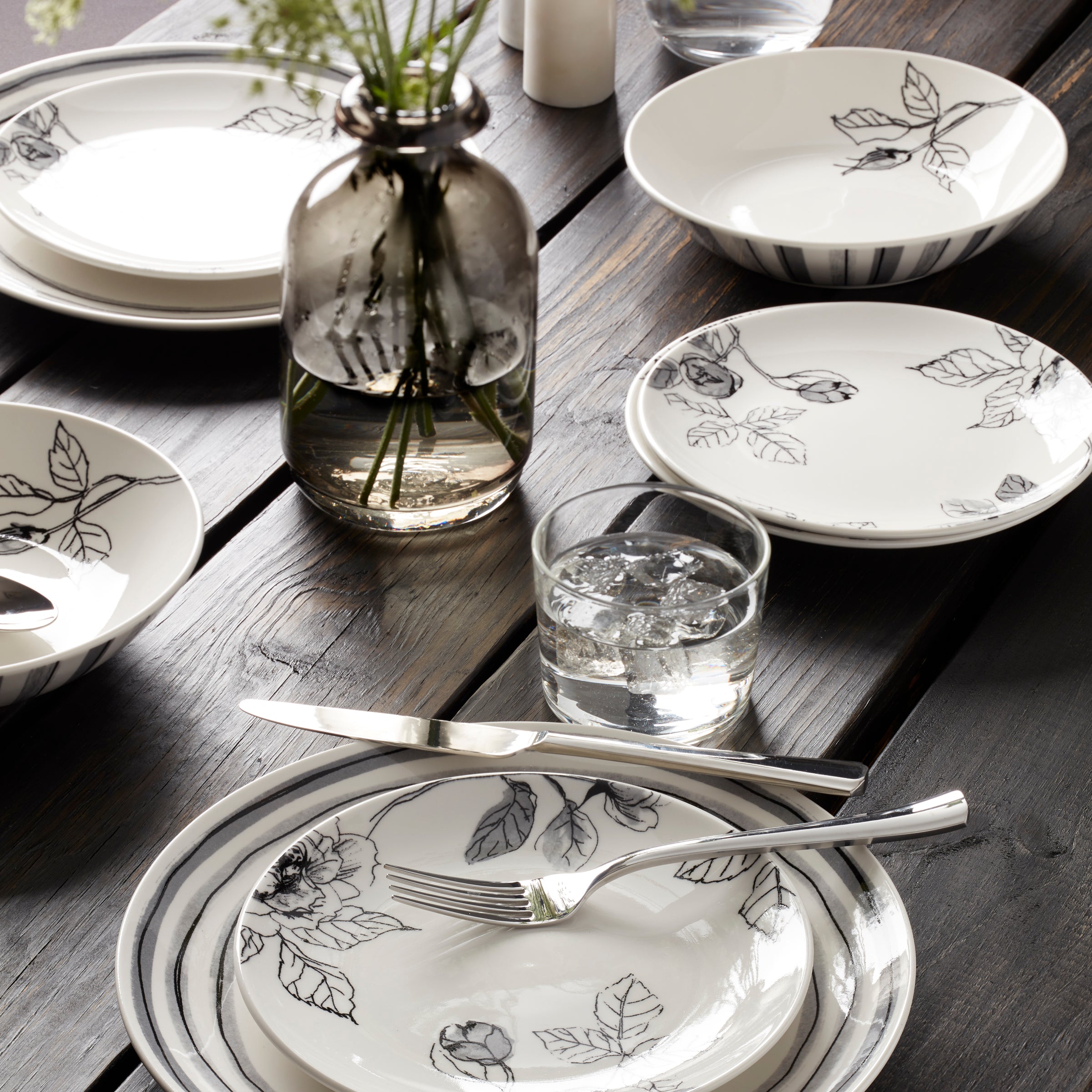 IDÉE セラミックリーフレットプレート Sketchbook 12-Piece Dinnerware Set – Lenox Corporation