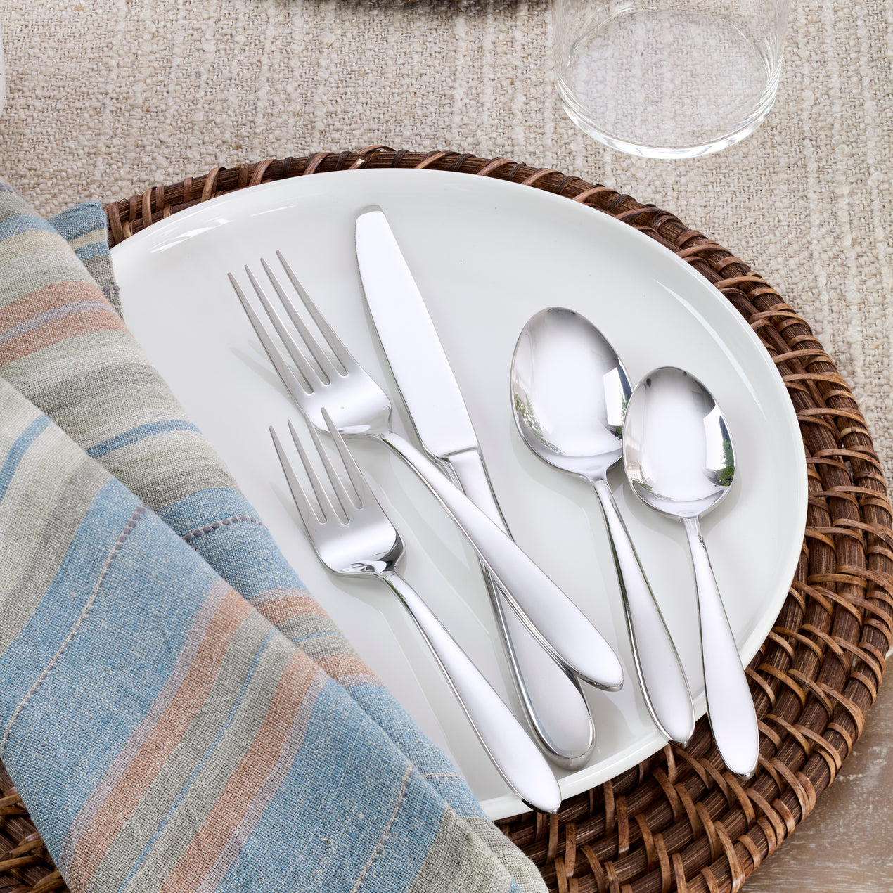 Mooncrest Satin 20 Piece Flatware Set – Lenox Corporation