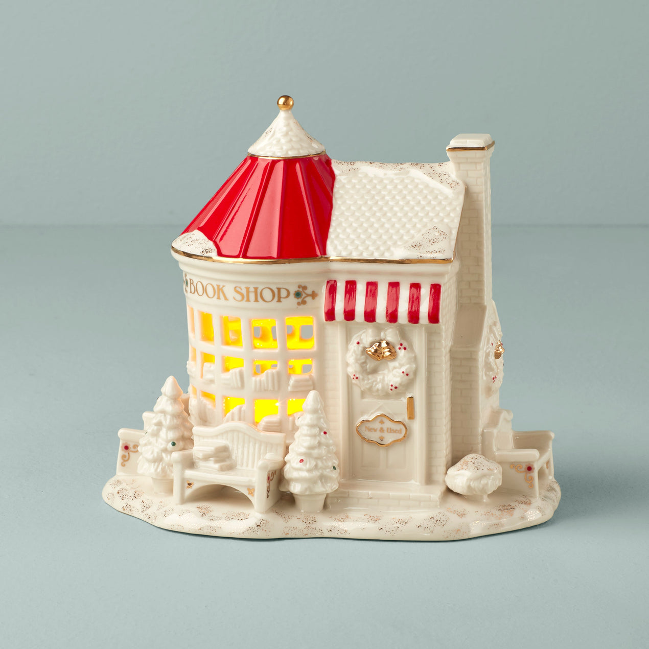 Mistletoe Park Light-Up Book Store