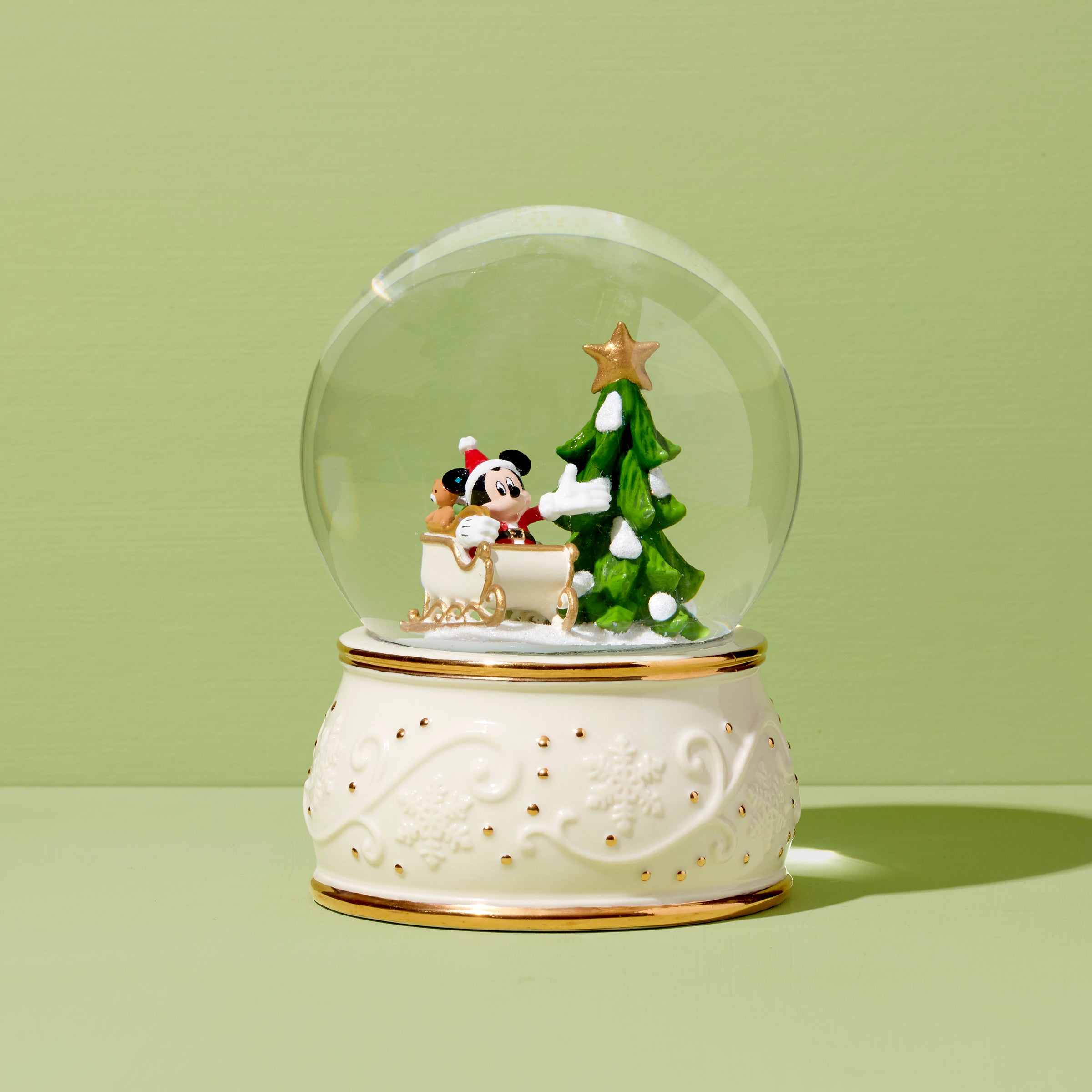Disney スノードーム　ミッキーマウス Mickey Mouse Snow Globe – Lenox Corporation