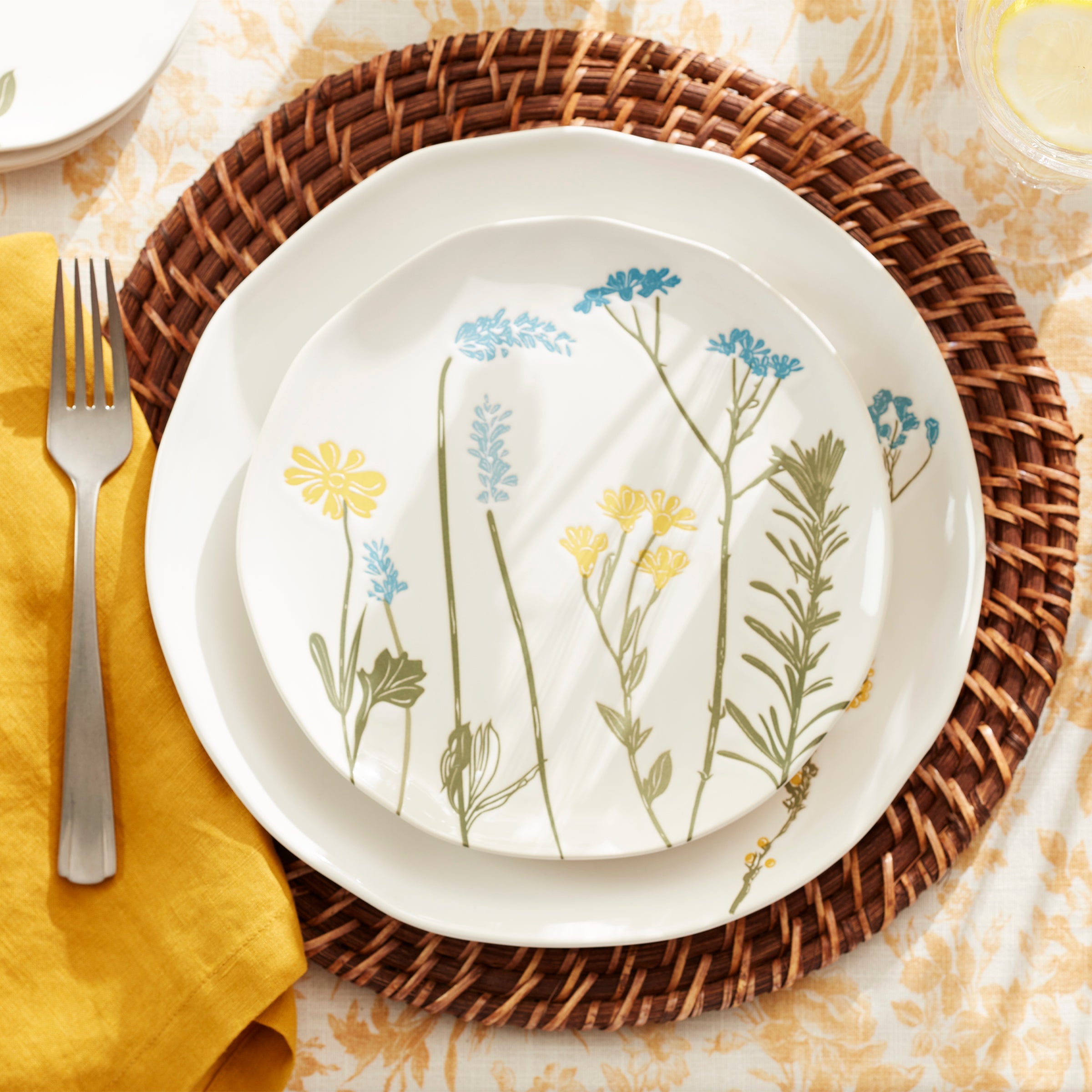 Wildflowers 12-Piece Dinnerware Set – Lenox Corporation