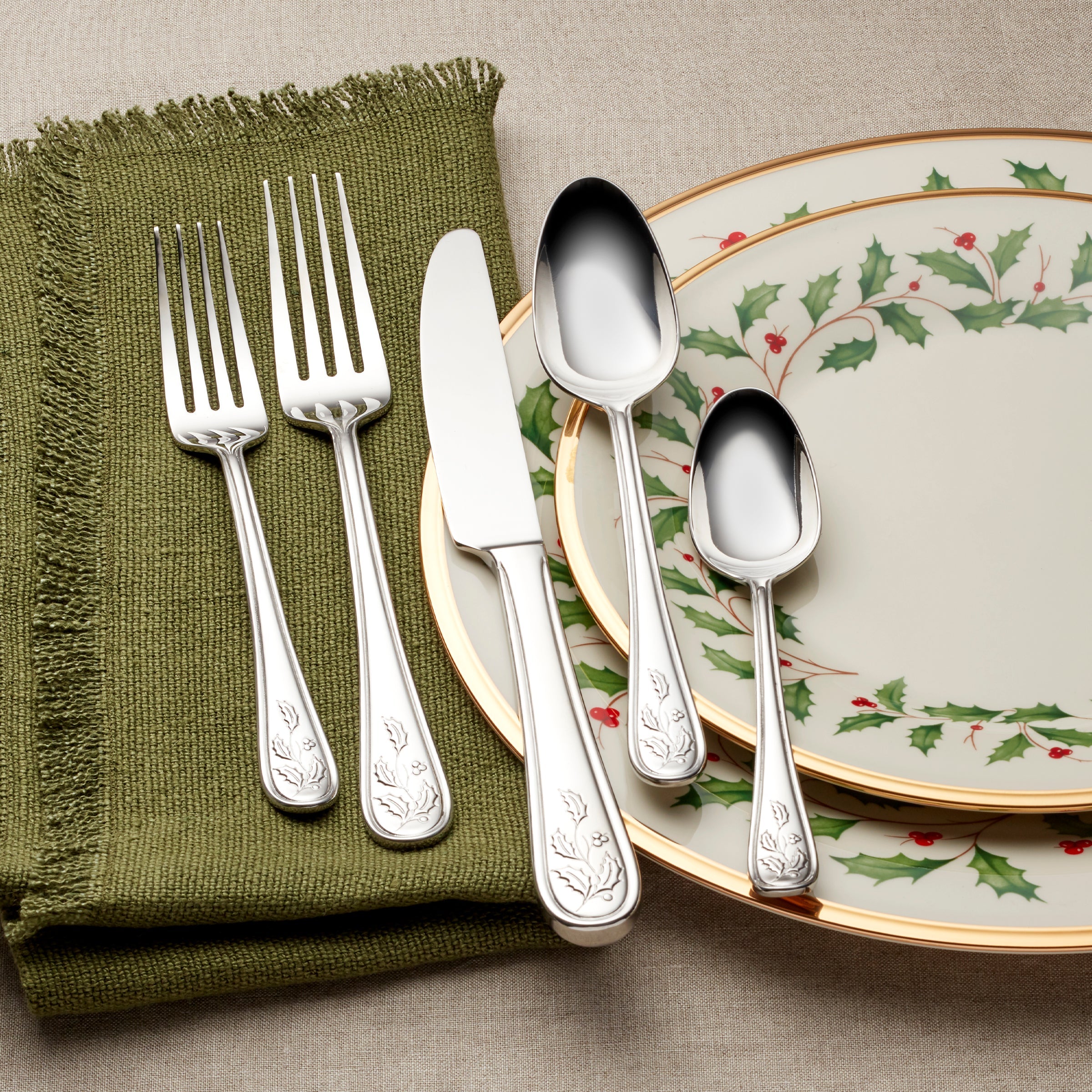 Lenox　ホワイトハウス御用達 カトラリーセット 2セット Amazon.com: Lenox Stratton Flatware Set, Silver, 65 Piece: Home