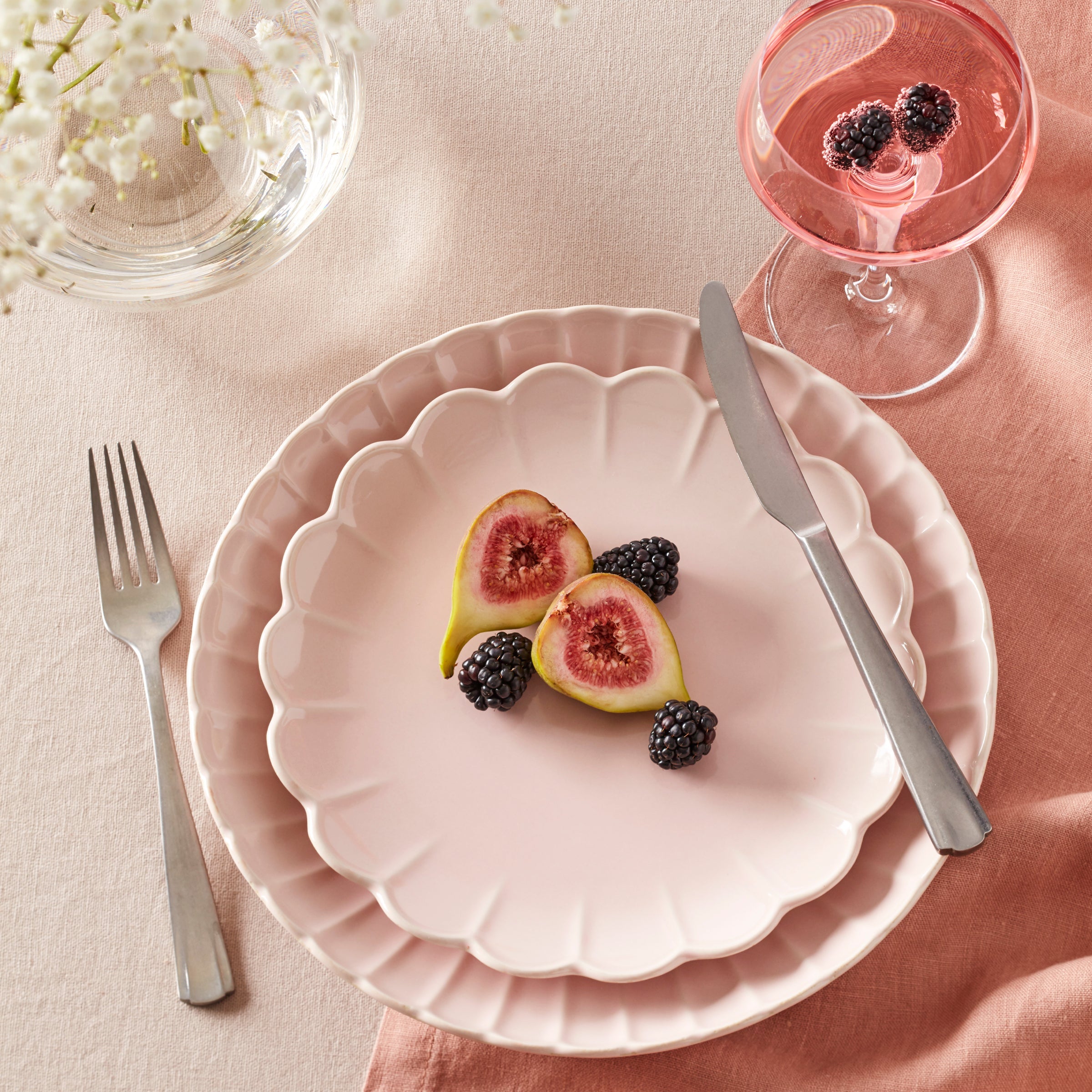 French Perle Scallop Blush 12-Piece Dinnerware Set – Lenox Corporation