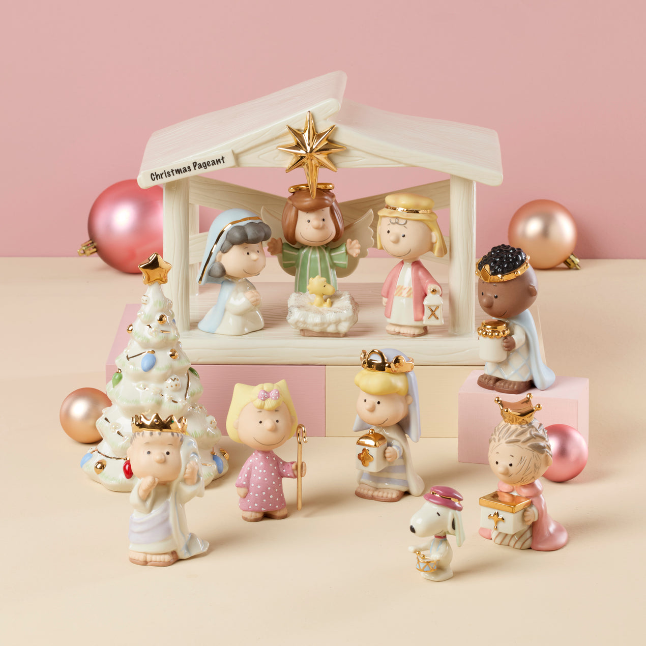 【新品】Peanuts Christmas Pageant ミニチュア The PEANUTS Christmas Pageant Heirloom Porcelain Figurine